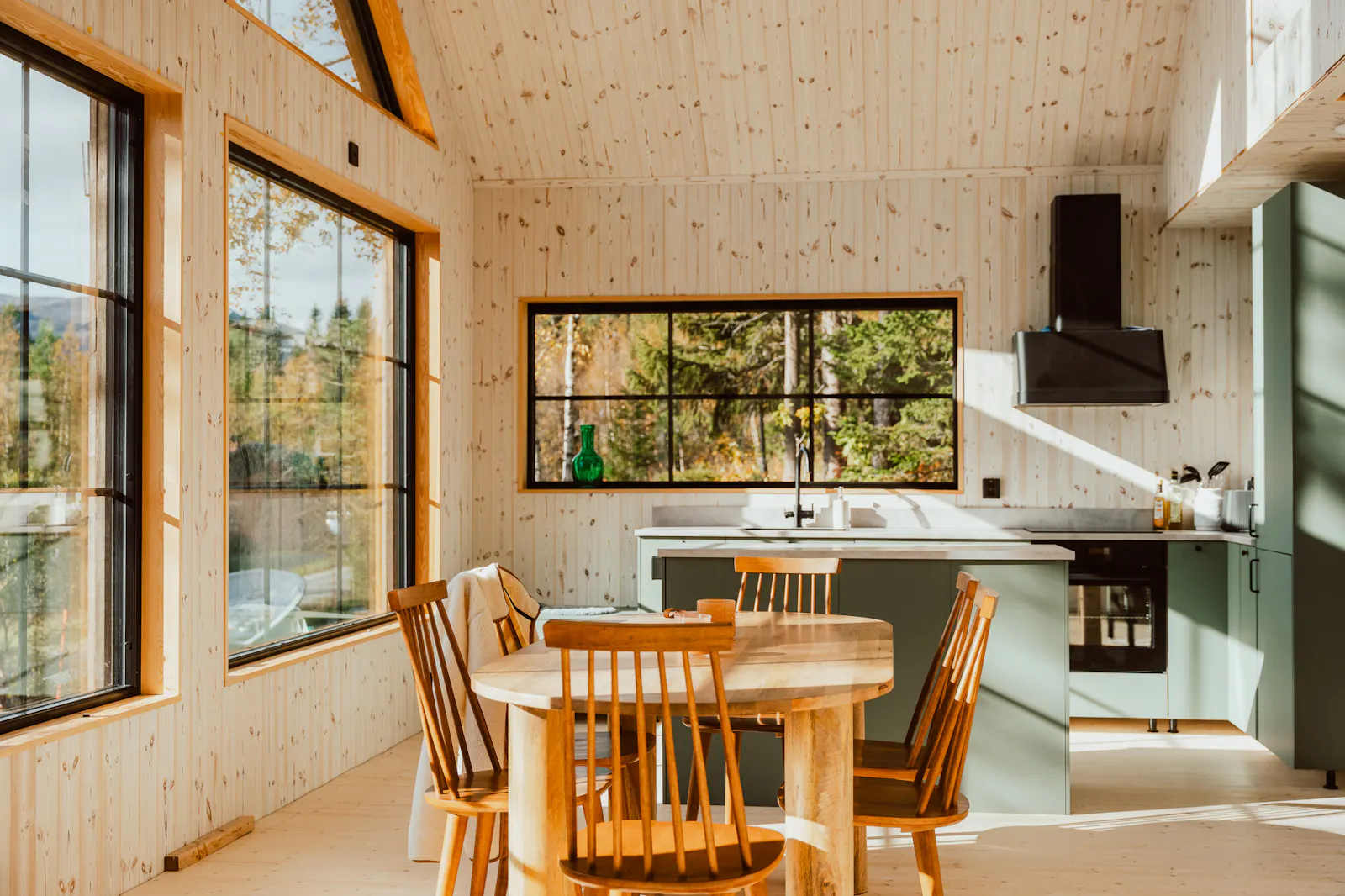 Stuga med panoramautsikt nära Ottsjö – bild 6 av 24
