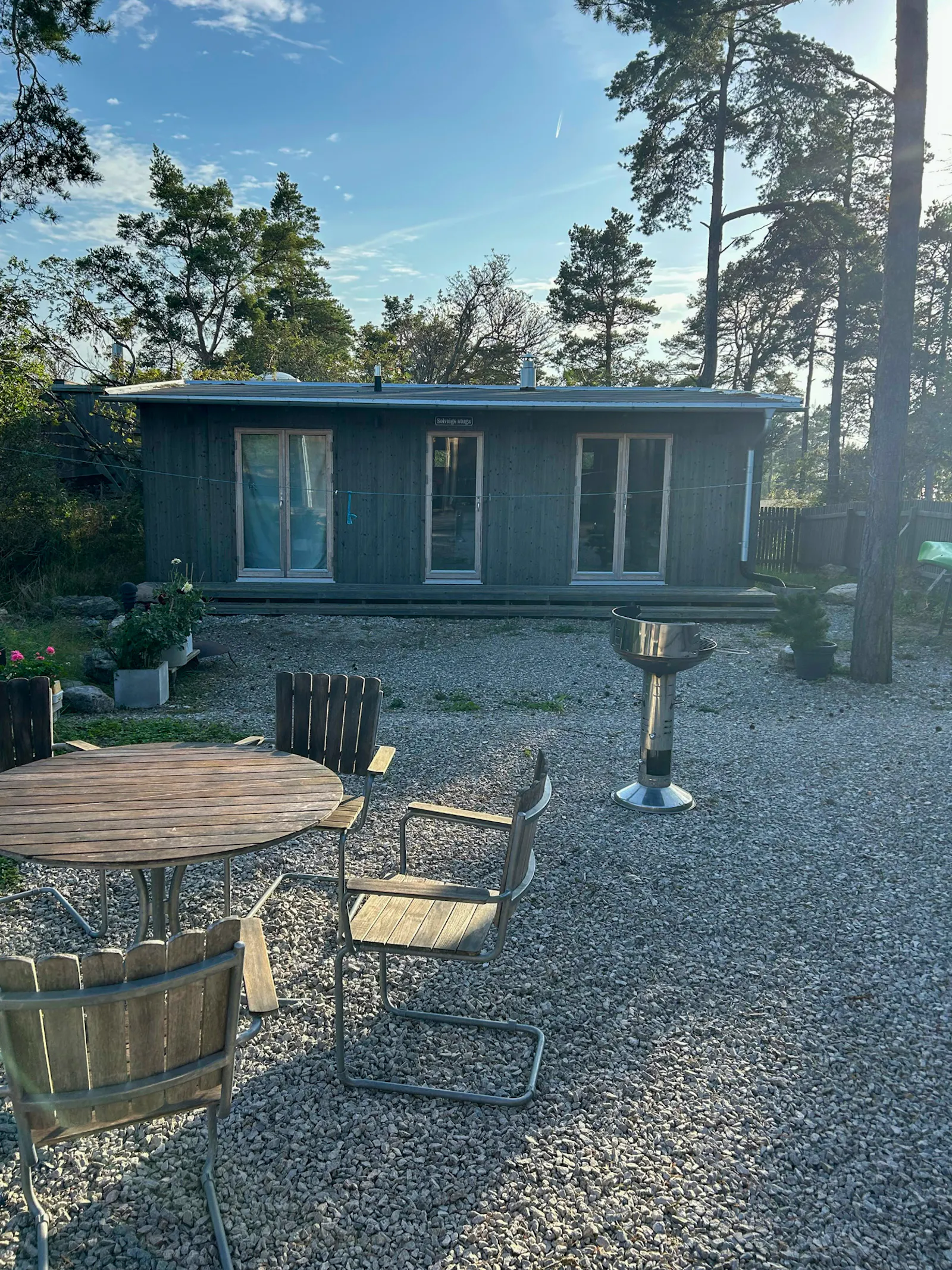Trästugor vid kalkbrott med utsikt – bild 3 av 24