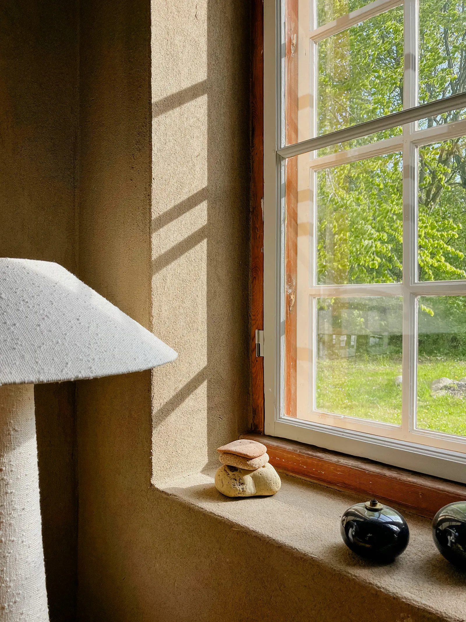 Designat hus med återbrukade detaljer i Österlen – bild 11 av 24