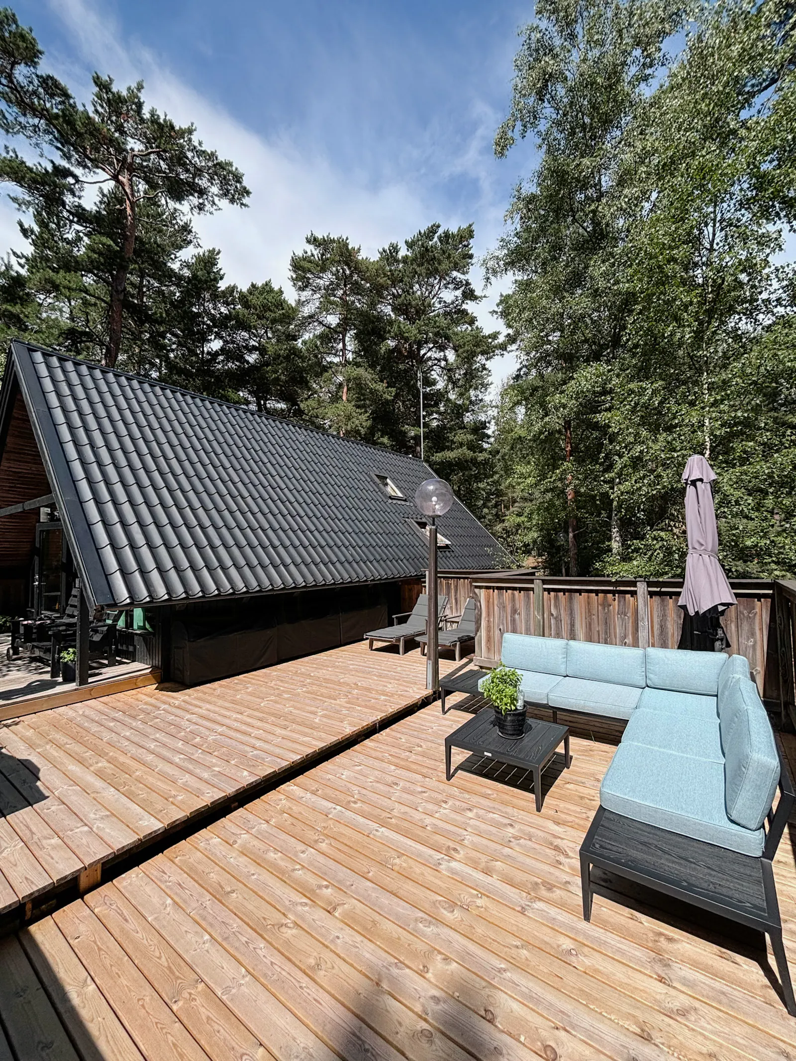 Danskdesignad stuga 50 meter från stranden – bild 19 av 23