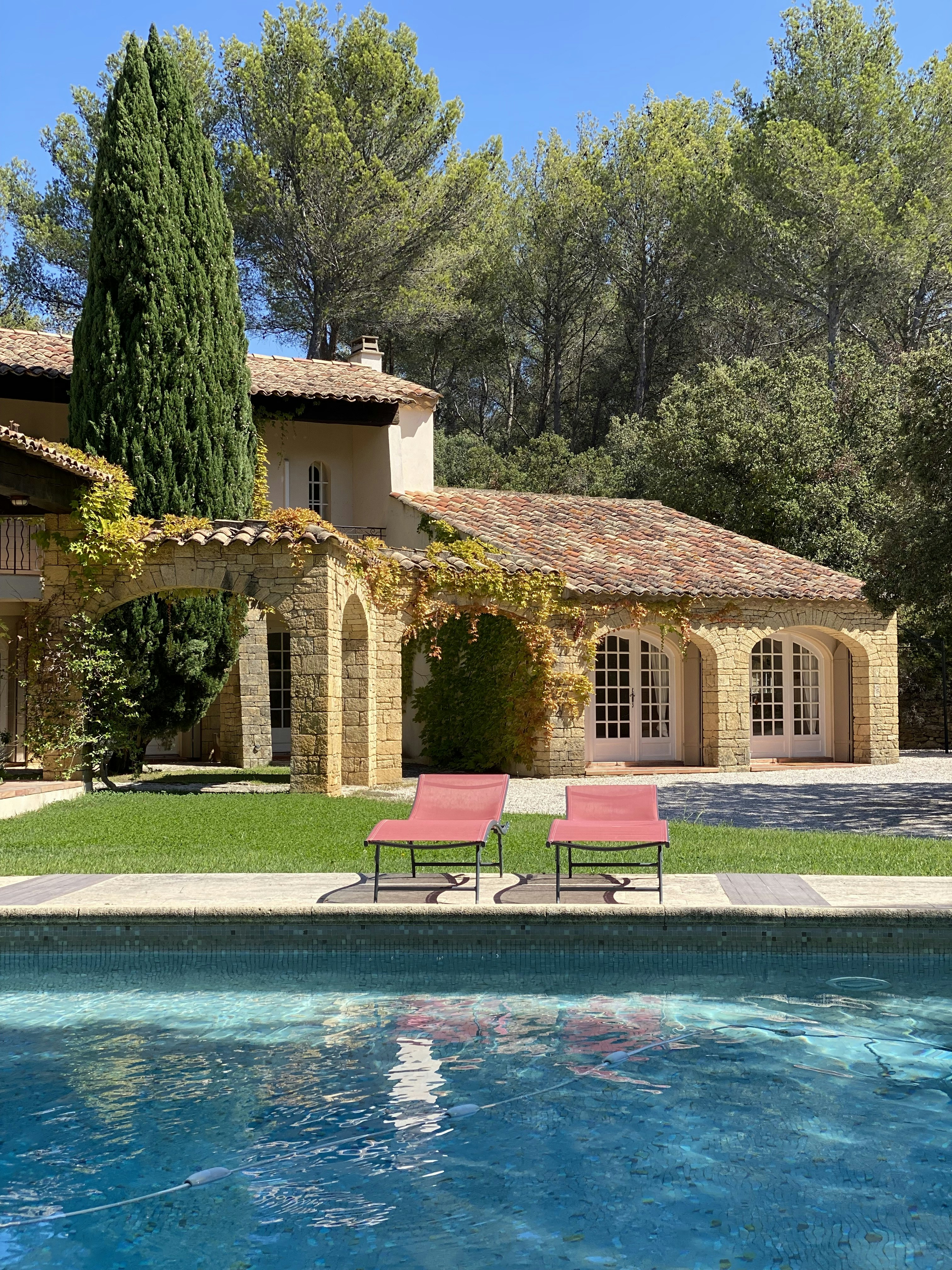 Cornillon-Confoux cover image