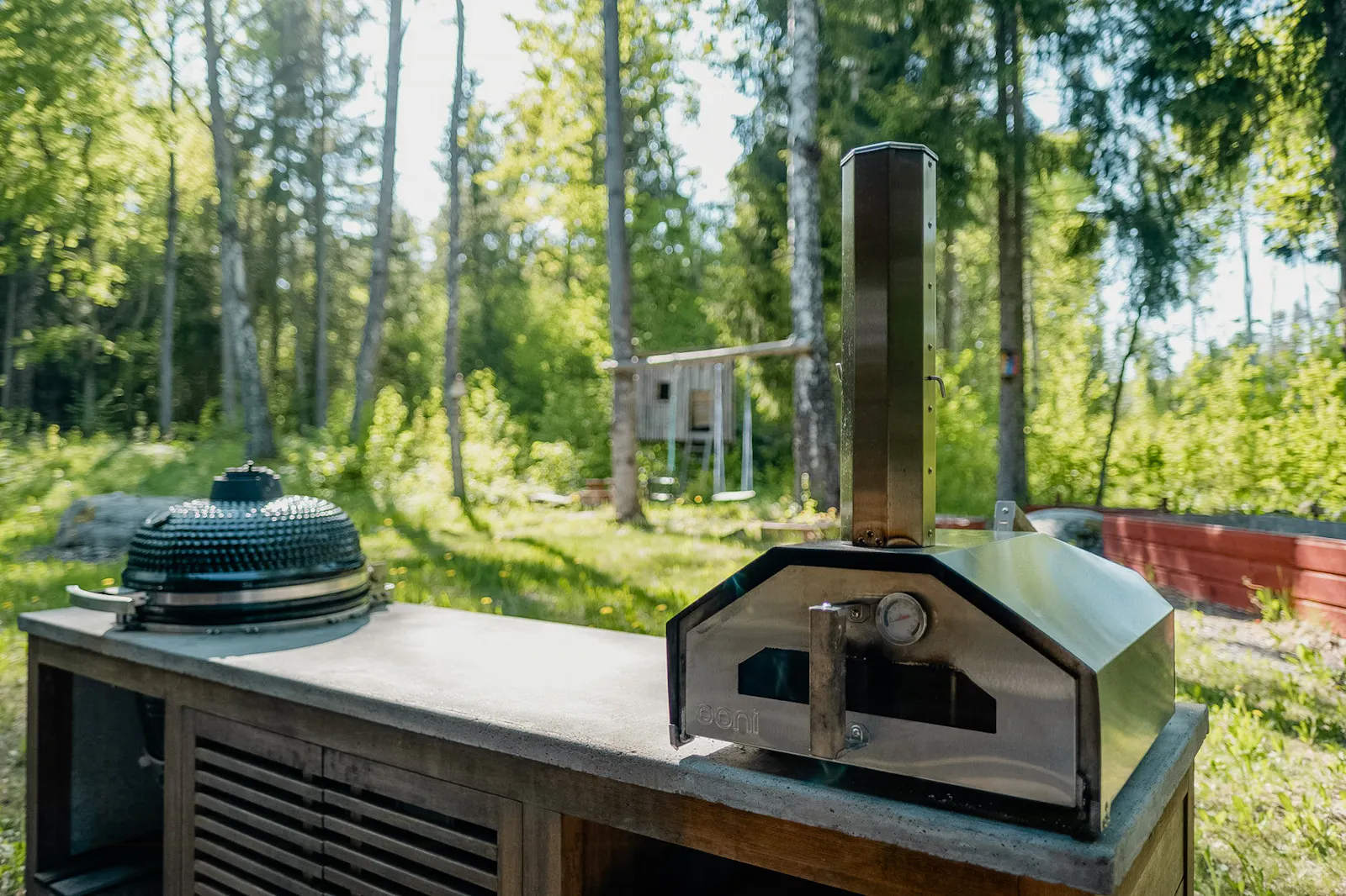 Familjestuga med stor tomt nära vattnet – bild 23 av 24