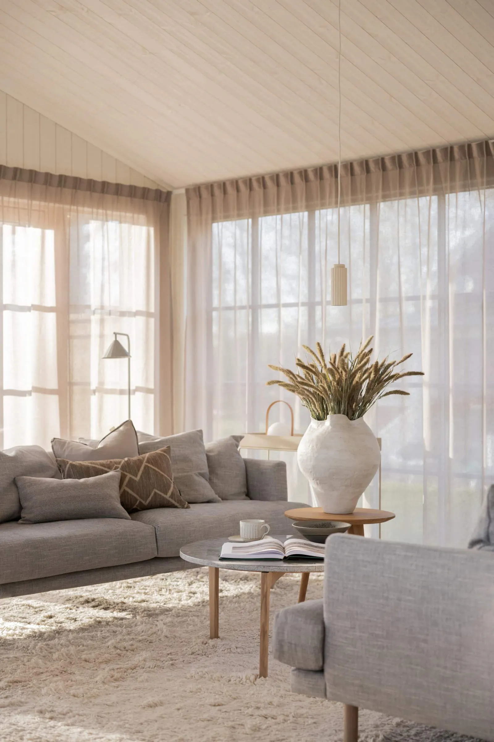 Drömgård i Stora Rör med lantlig idyll nära bad – bild 8 av 18