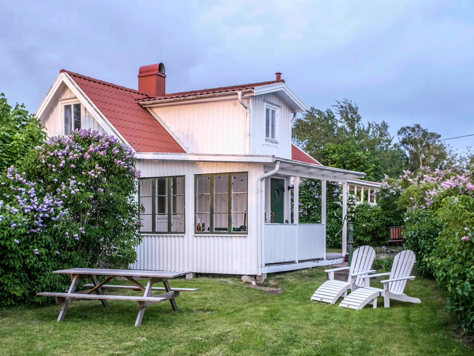 Skärgårdsstuga med gästhus på Sturkö – bild 4 av 19
