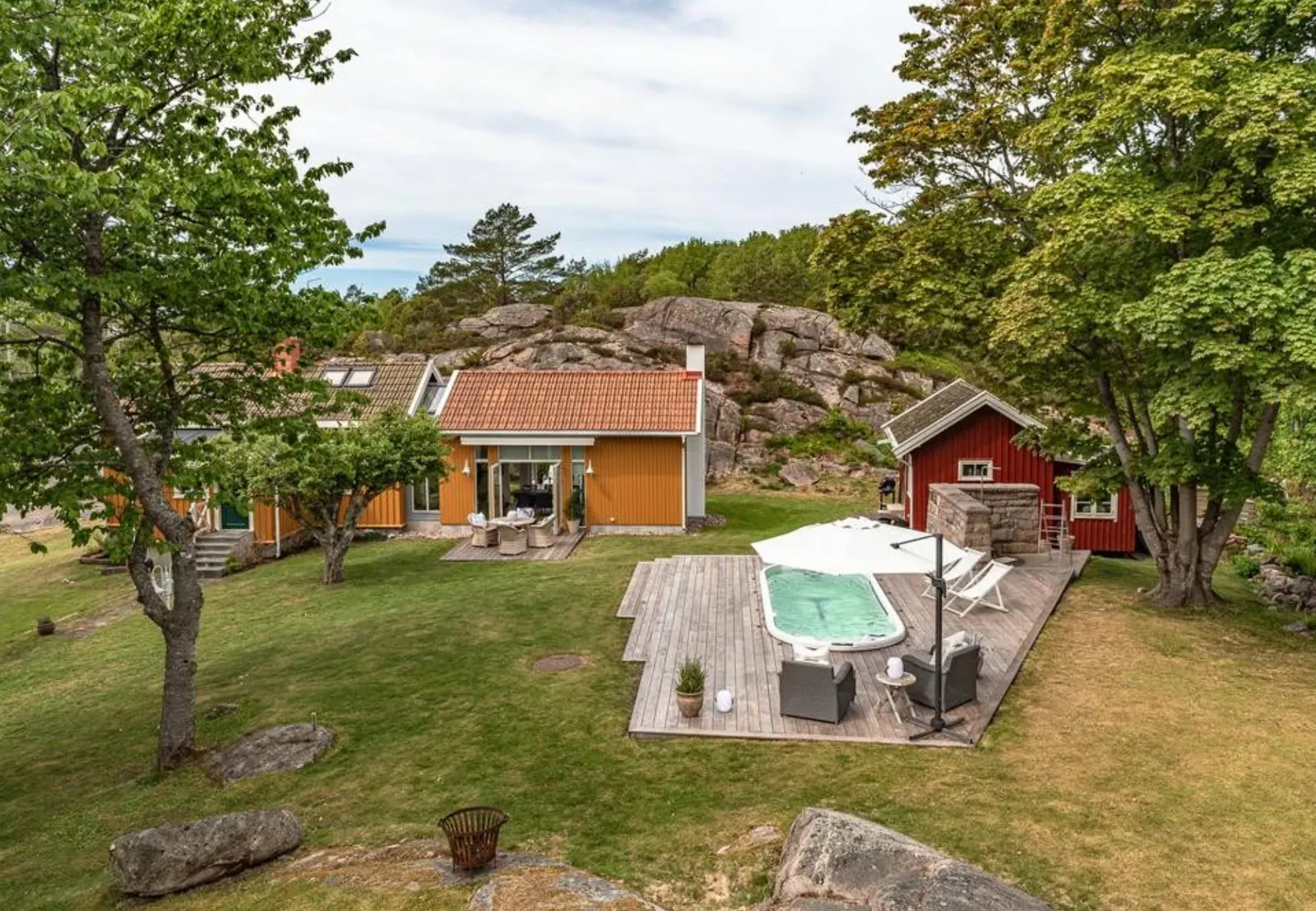 Lanthus med tennis och pool nära Lysekil – bild 23 av 24
