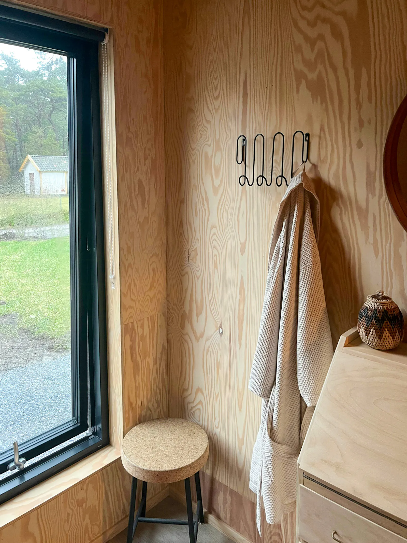 Arkitektritad villa nära havet på Resö – bild 23 av 24