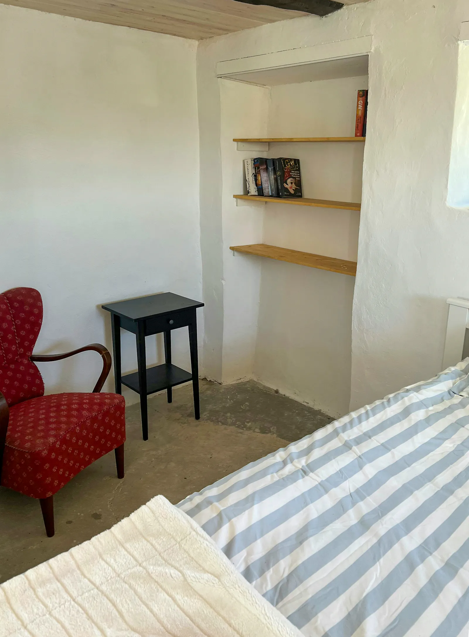 Kalkstenhus nära Hoburgsgubben på Gotland – bild 14 av 24