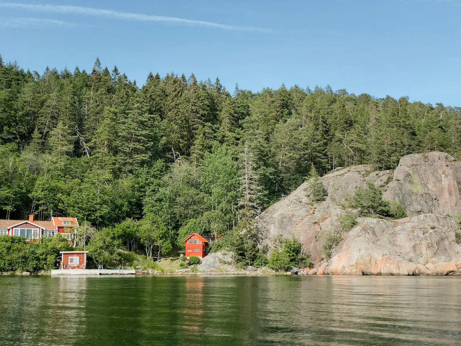 Stuga med panoramautsikt i naturreservat – bild 3 av 24
