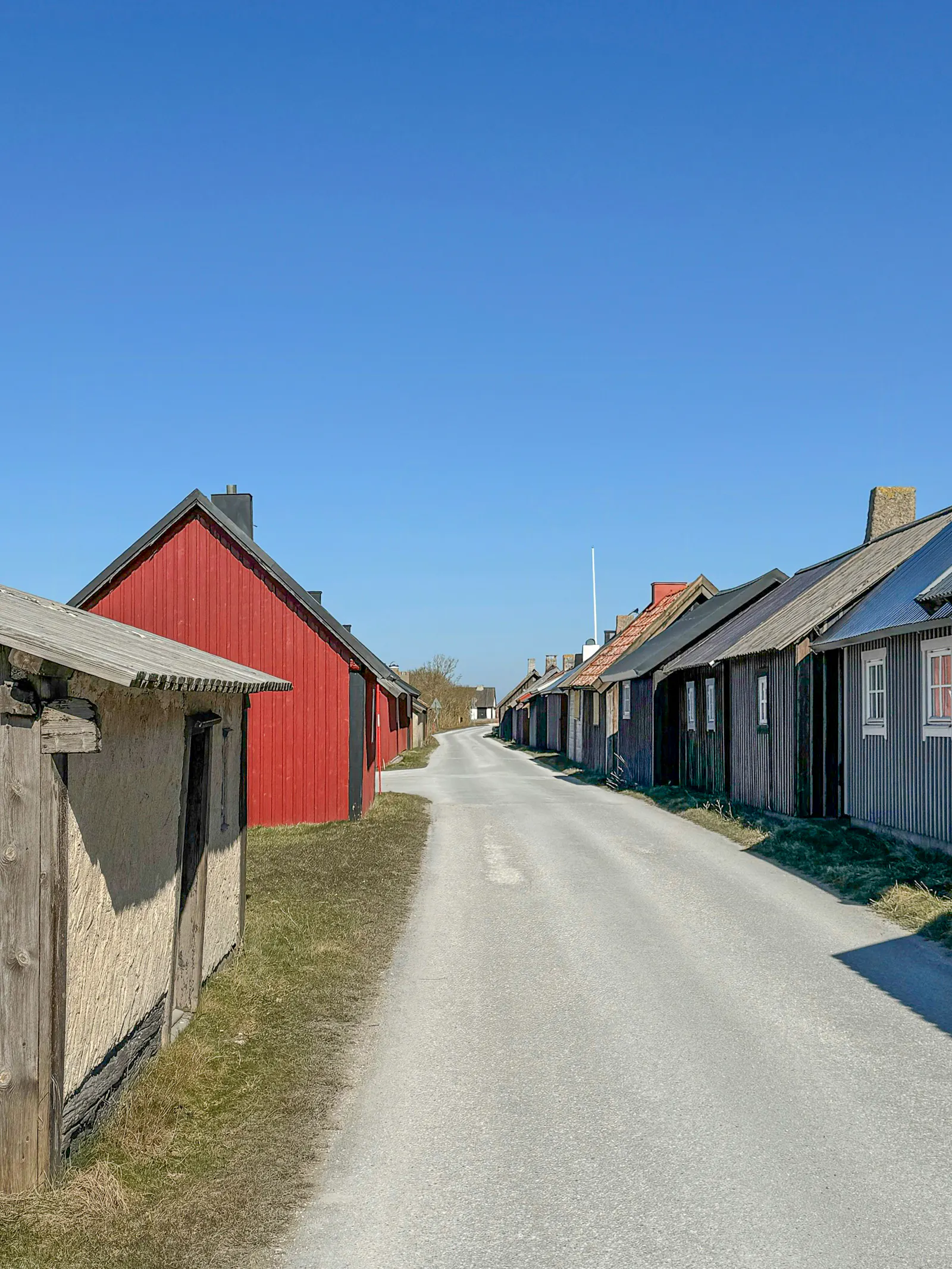 Modernt radhus med sol och uteplats på Gotland – bild 14 av 17