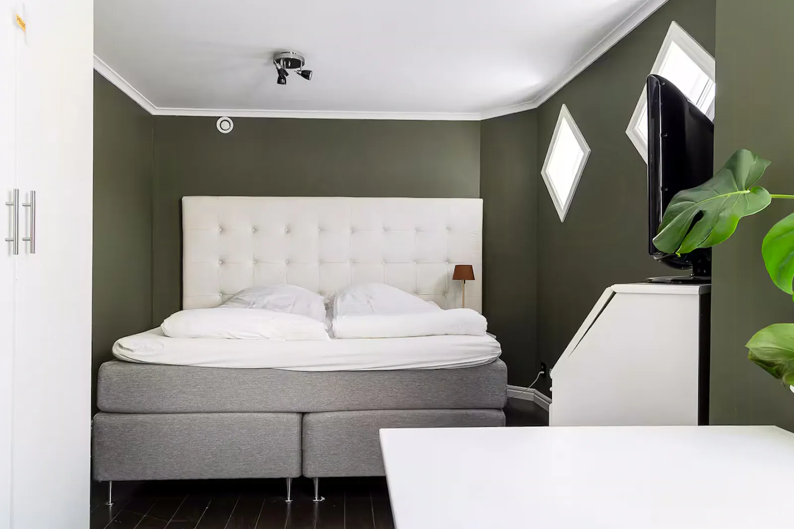 Drömhus vid älven med jacuzzi och bastu – bild 19 av 24