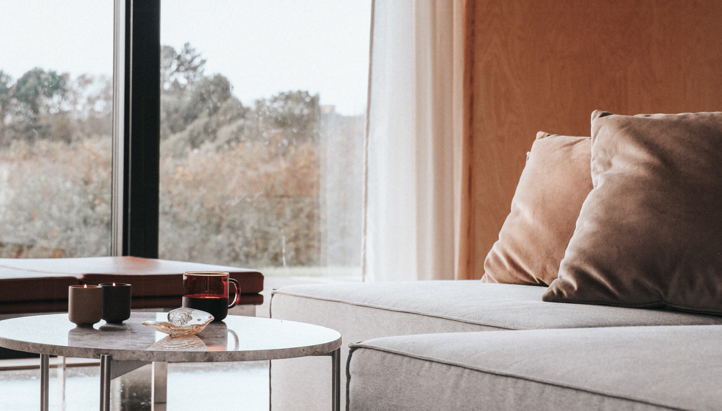 Modernes Ferienhaus mit architektonischem Design und Panoramafenstern