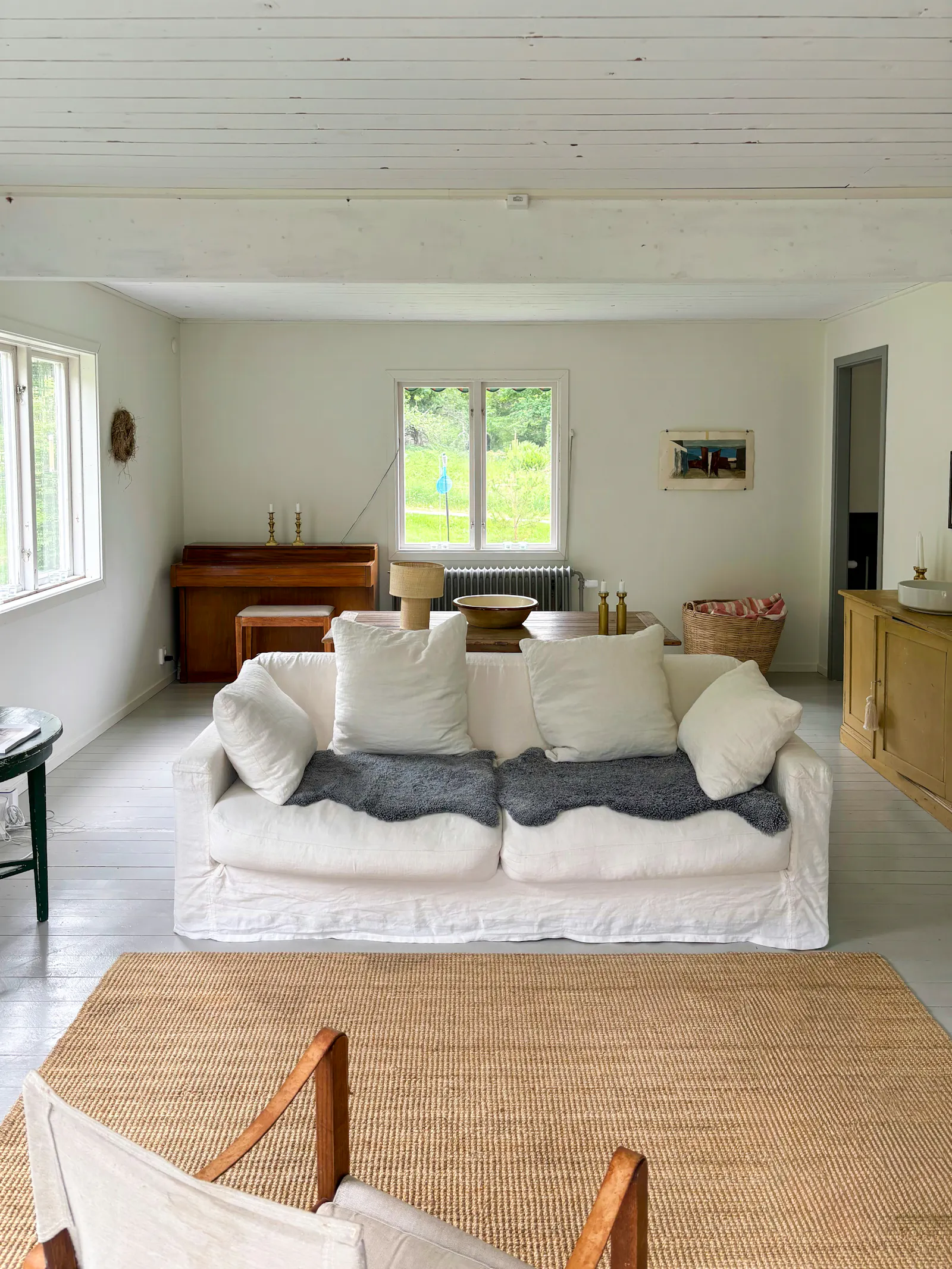 Två mysiga hus i ett naturskönt område med sjö – bild 10 av 24