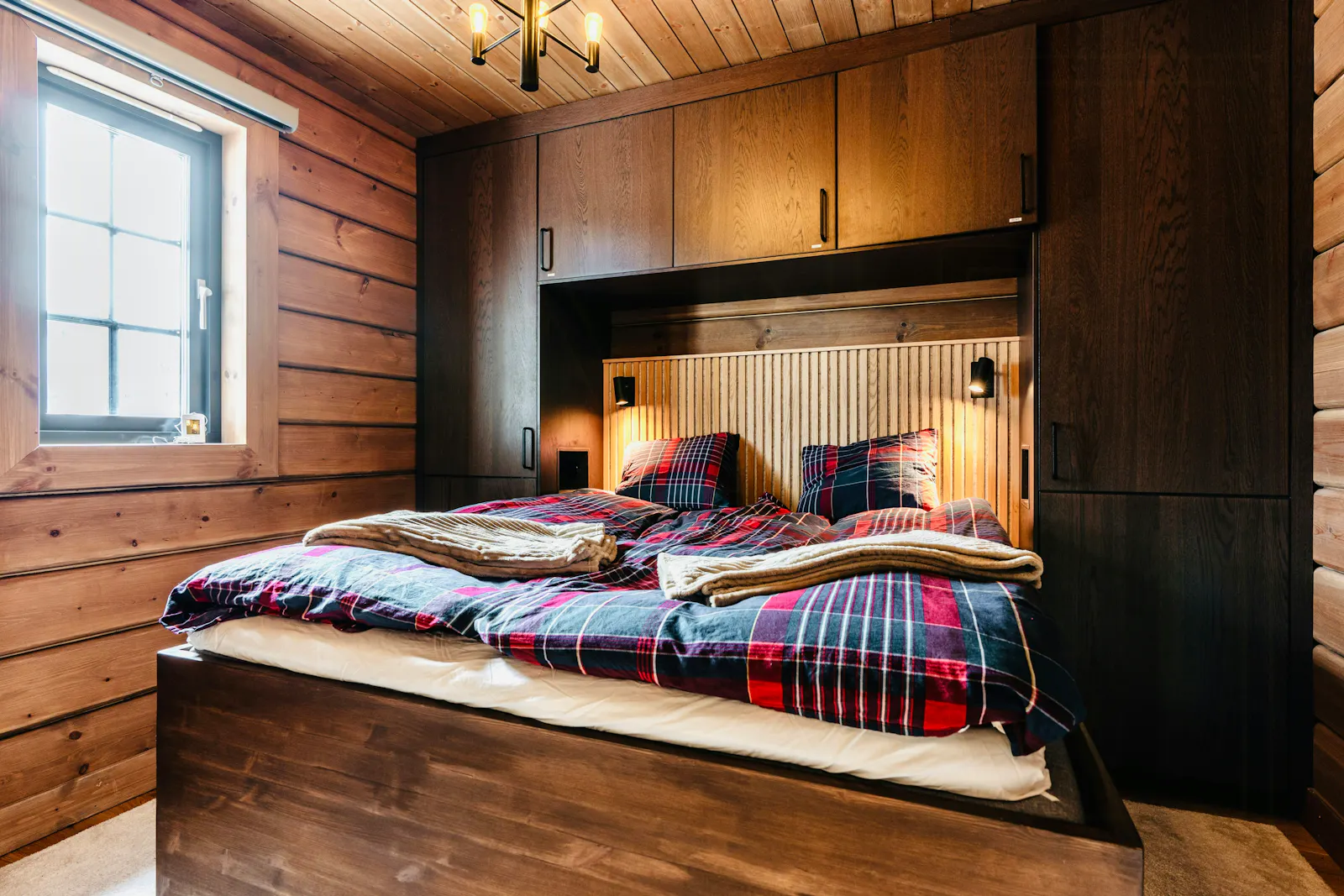 Fjällstuga med hög takhöjd och plats för 11 gäster – bild 19 av 24