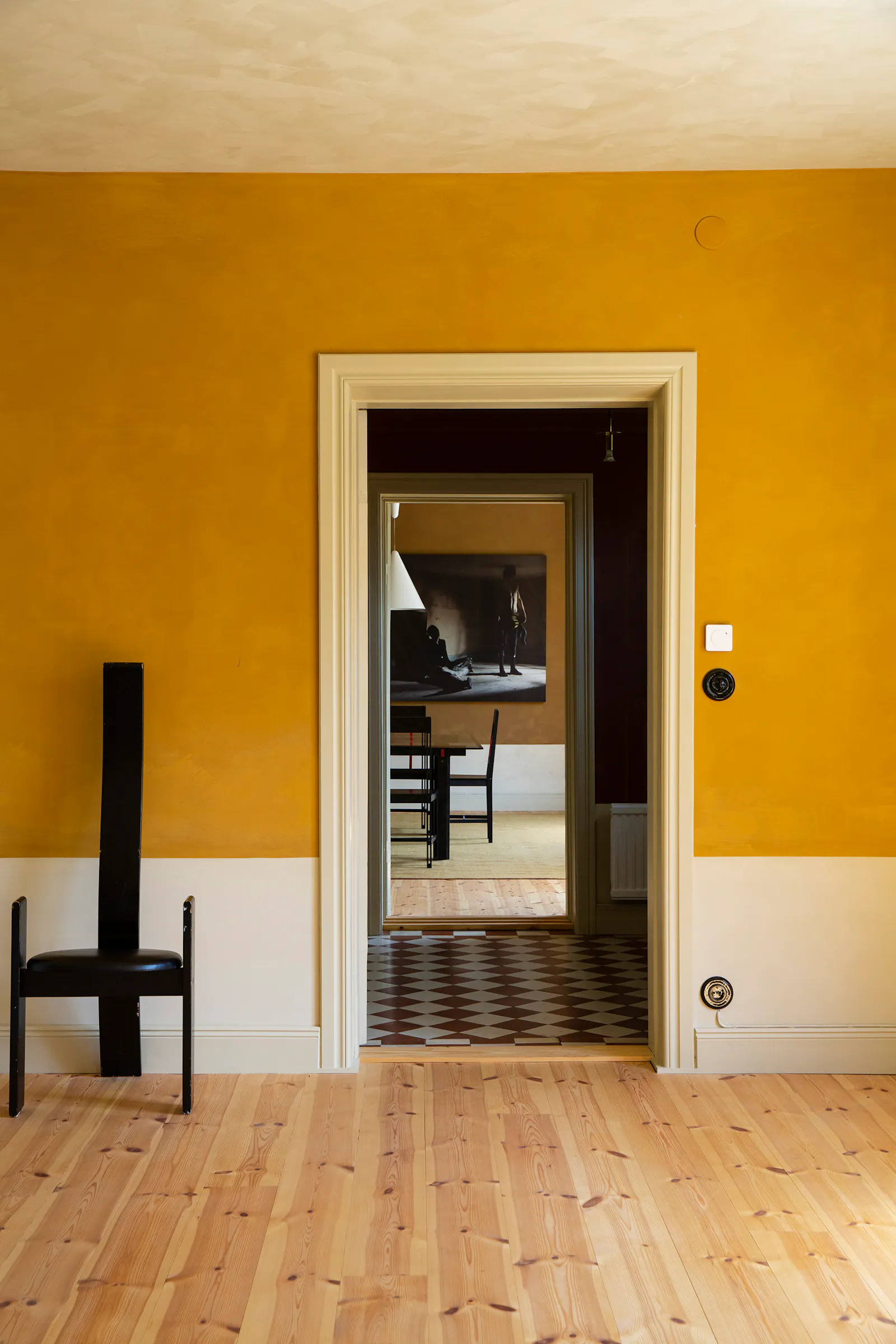 Stilfull gård med designinteriör på Österlen – bild 19 av 24