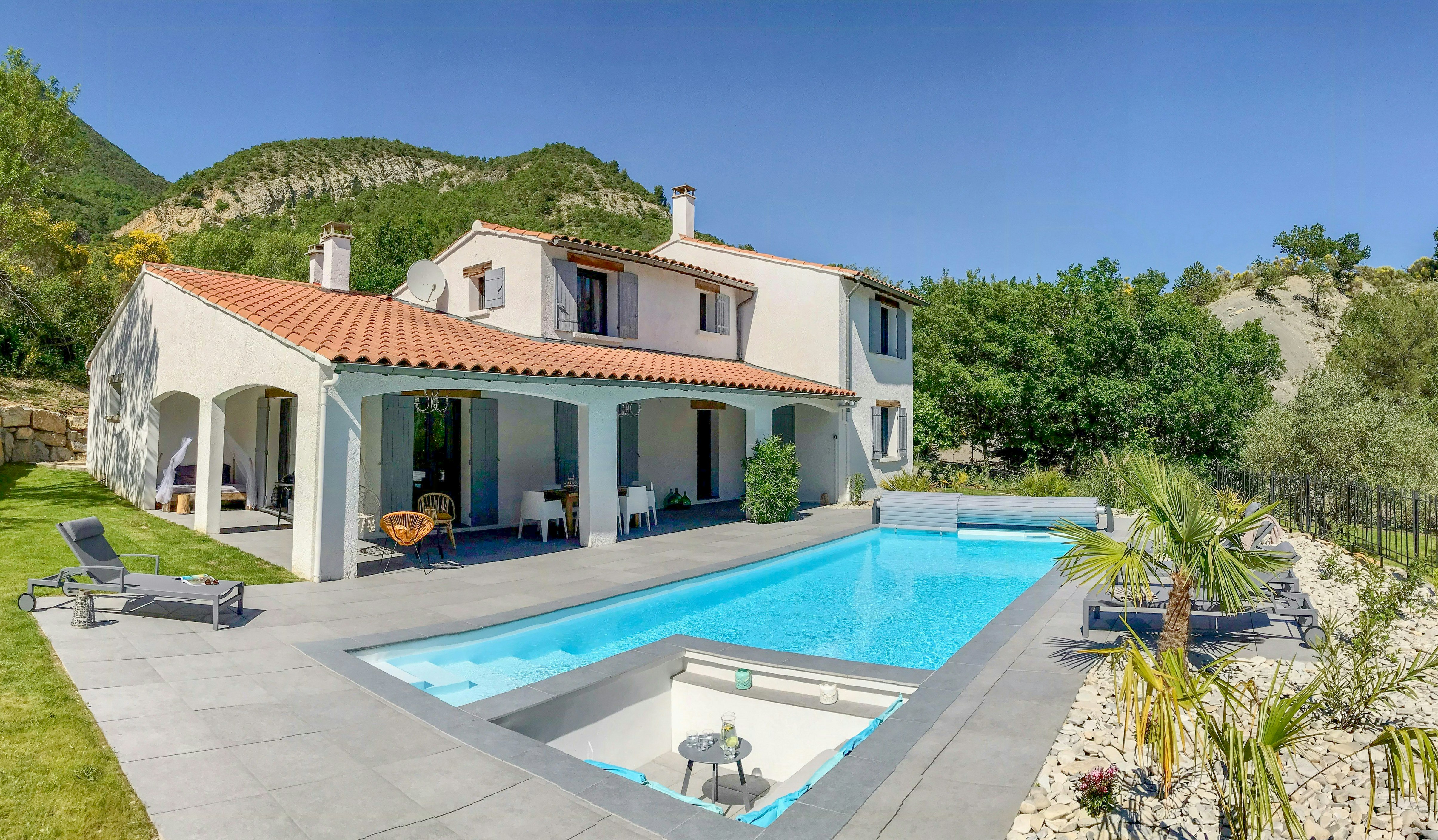 Saint-Ferréol-Trente-Pas cover image