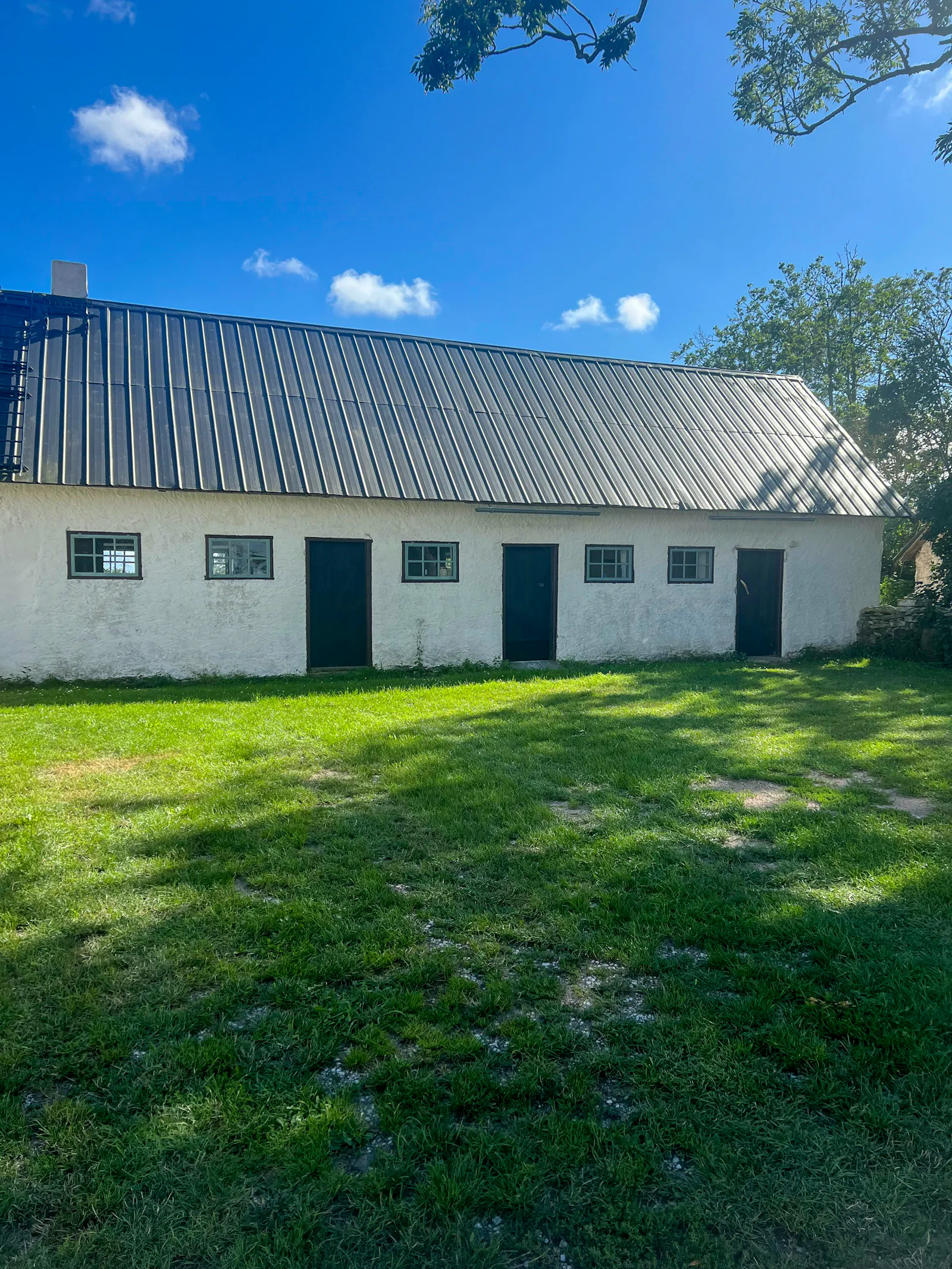 Kalkstenhus nära Hoburgsgubben på Gotland – bild 21 av 24