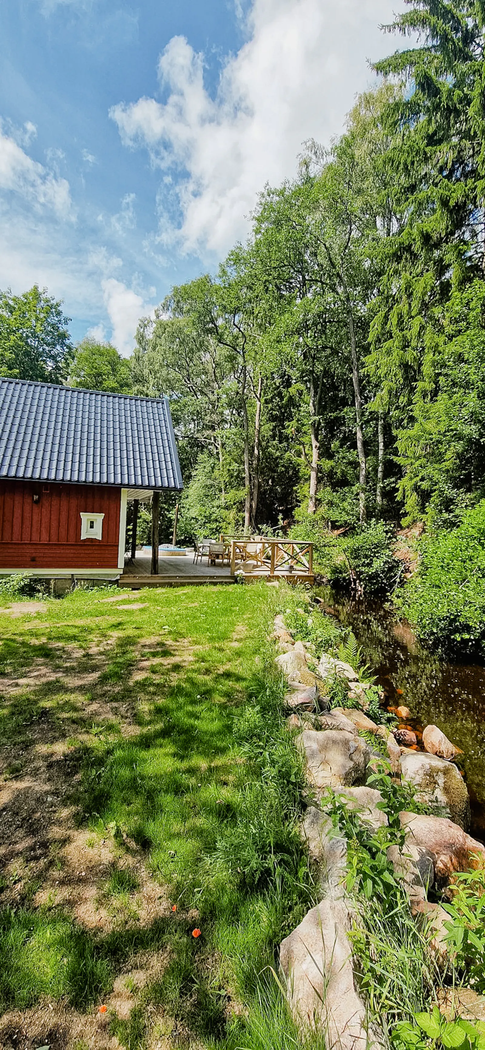 Stuga vid en bäck i södra Halland – bild 18 av 24