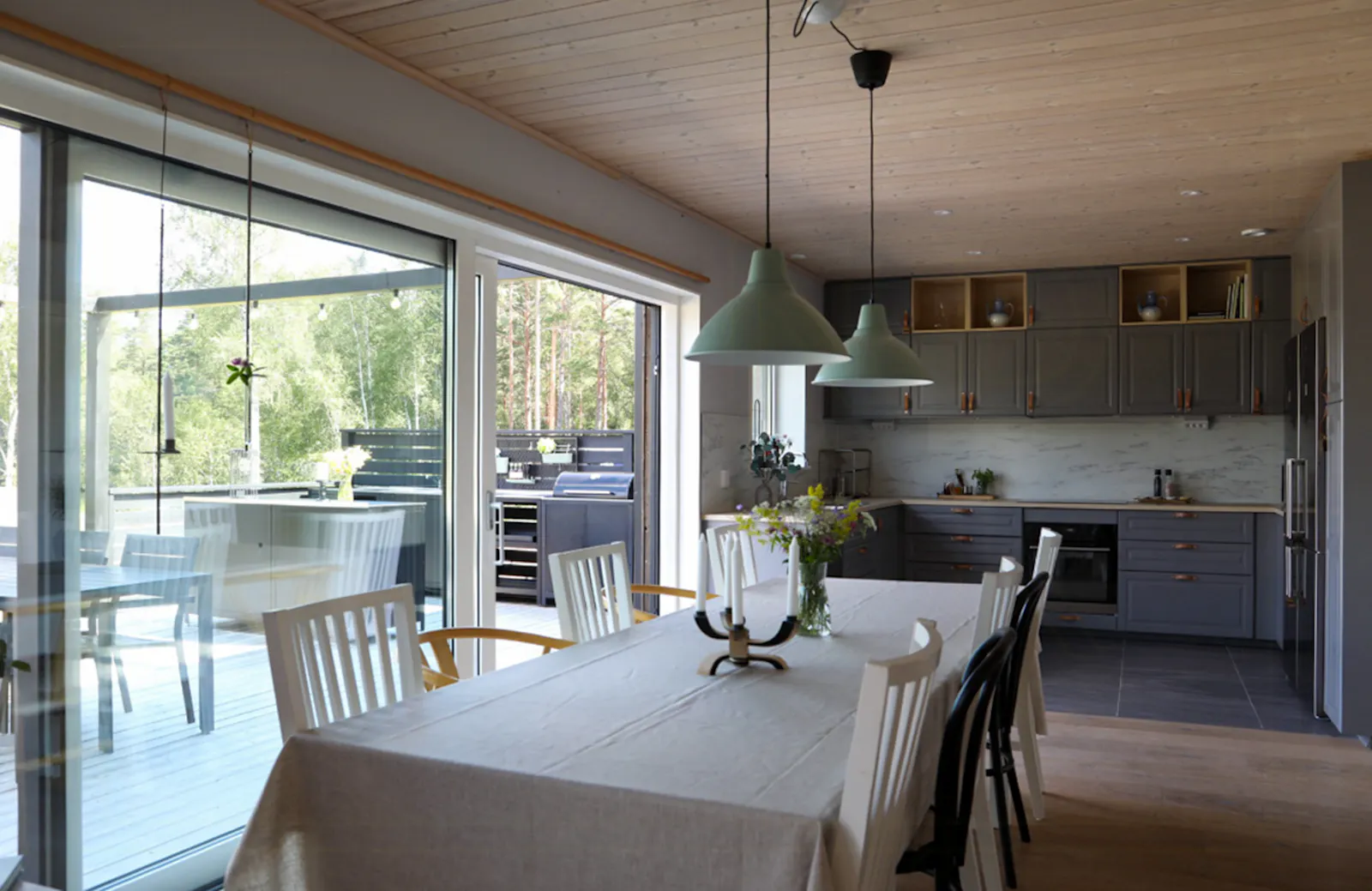 Sjöstuga med solnedgångar över Försjön – bild 6 av 24