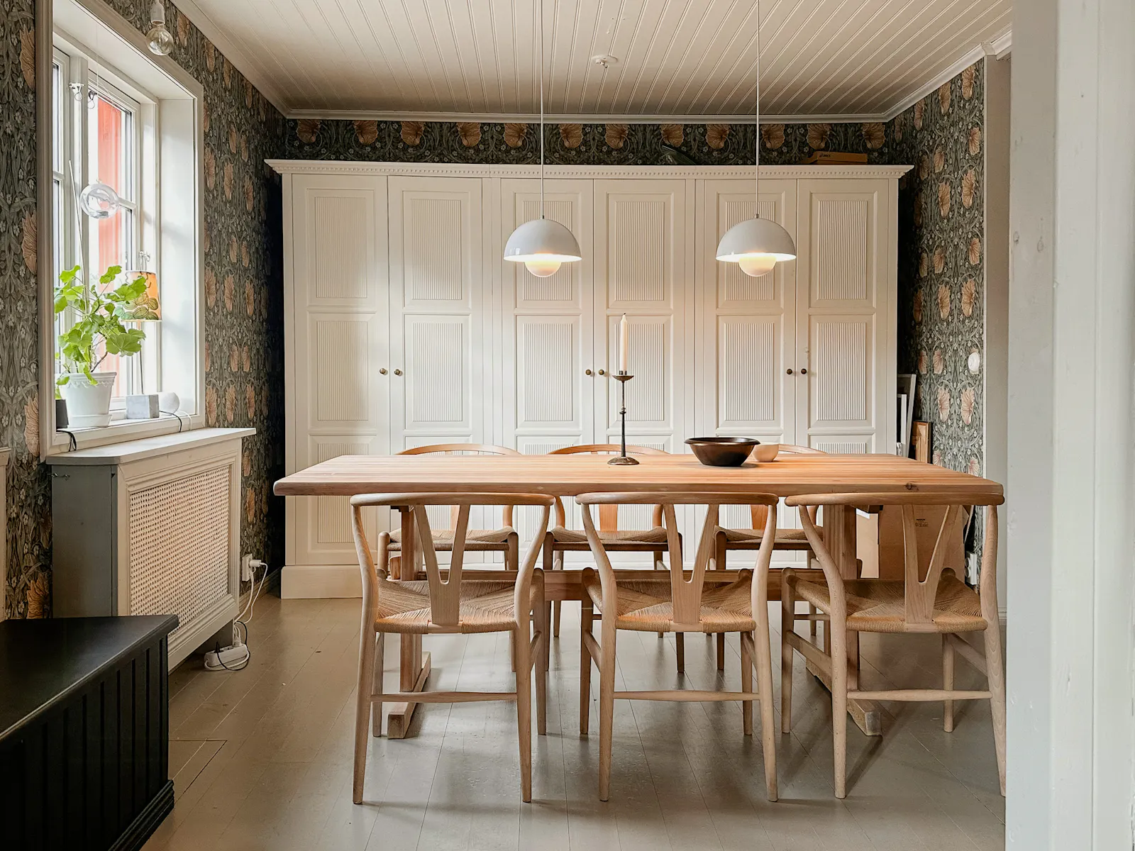 Faluröd gård med bullerbykänsla i Kåddis – bild 2 av 21