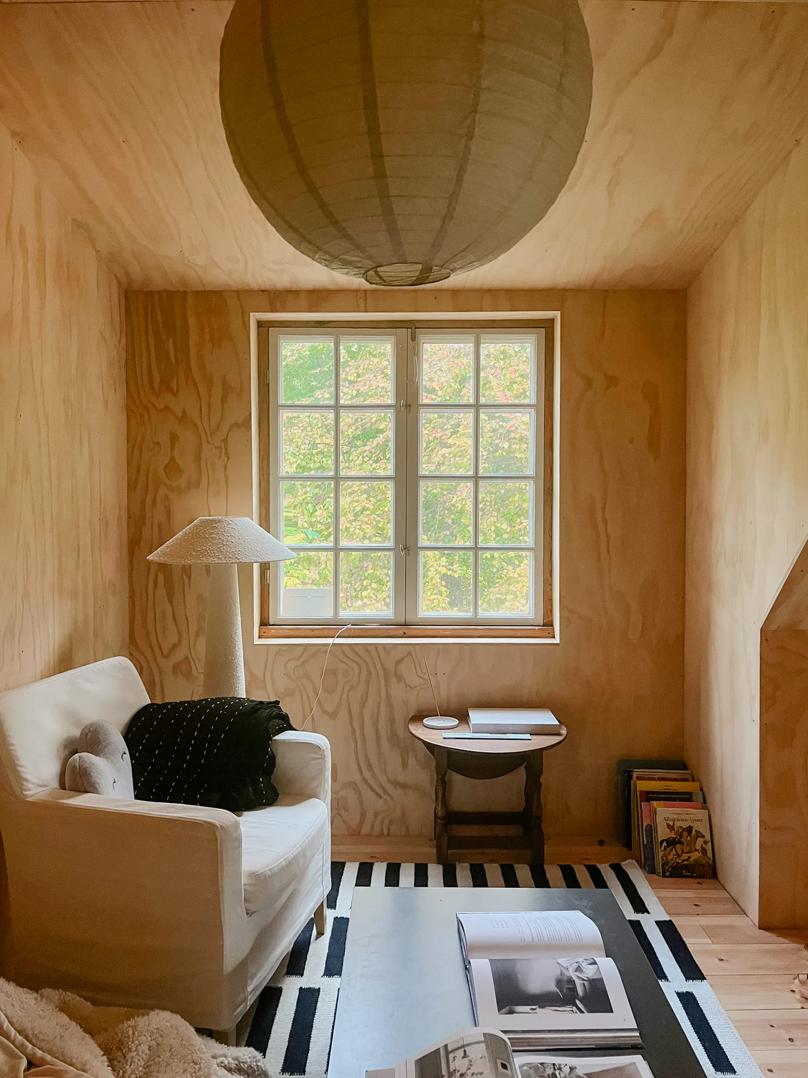 Designat hus med återbrukade detaljer i Österlen – bild 2 av 24