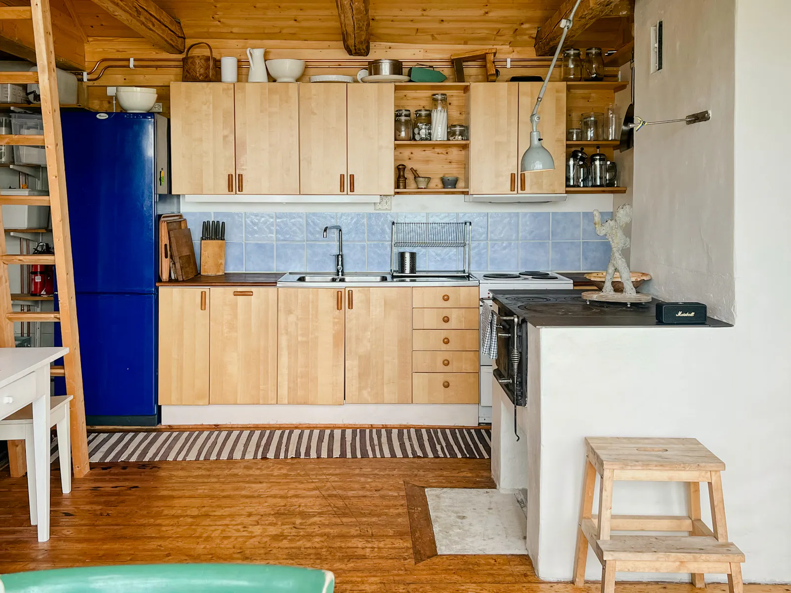 Stuga med panoramautsikt i naturreservat – bild 5 av 24