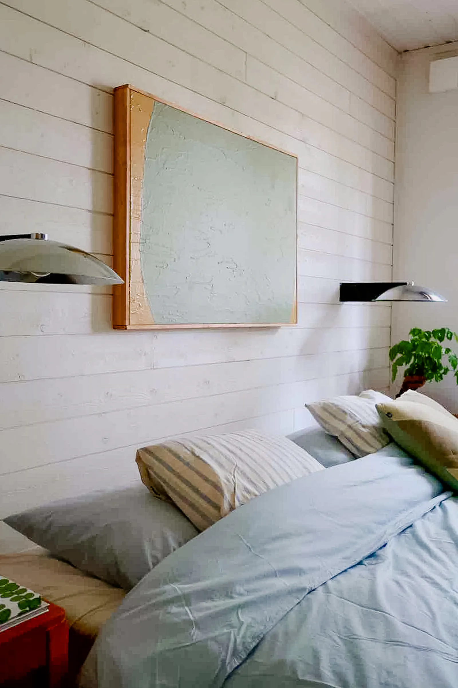 Arkitektritad stuga från 60-talet mitt i skogen – bild 15 av 24