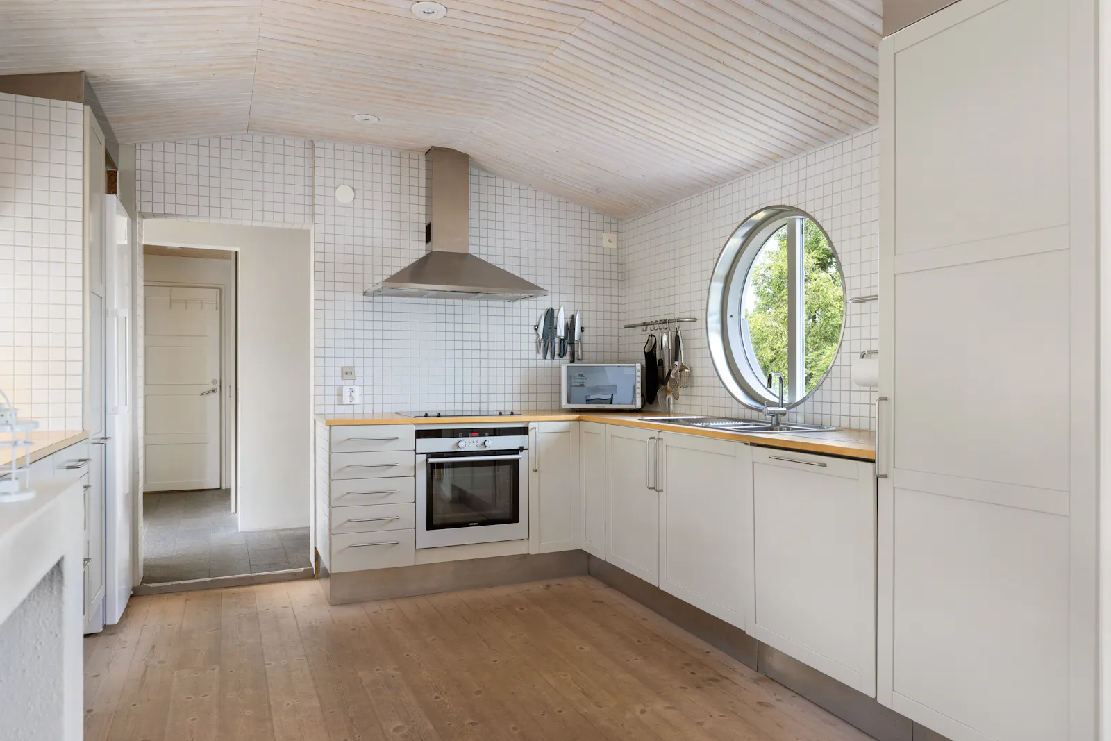 Sjöstuga med panoramautsikt i Dalarö – bild 4 av 24