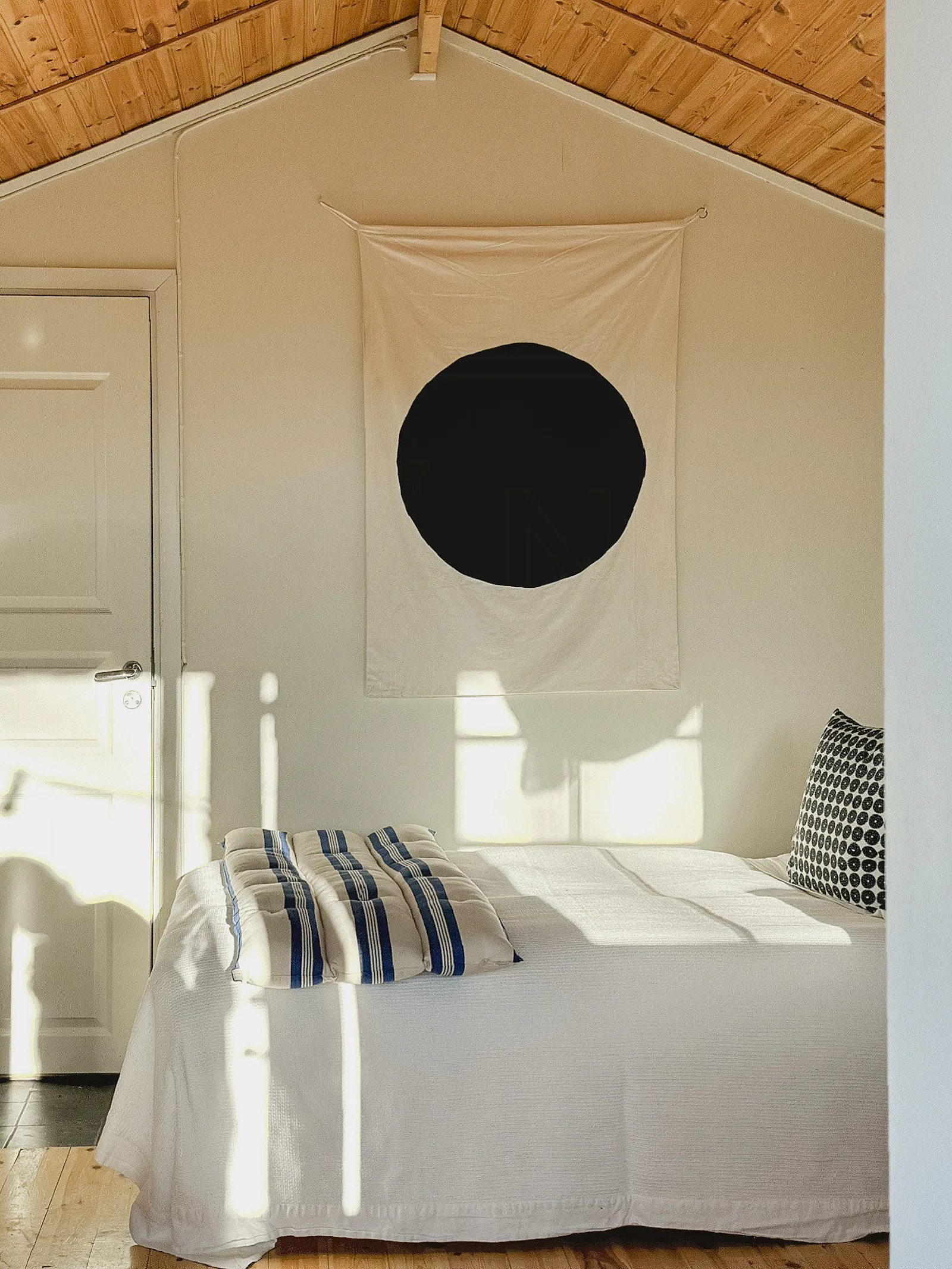 Litet hus för två med havsutsikt på Tjörn – bild 12 av 24