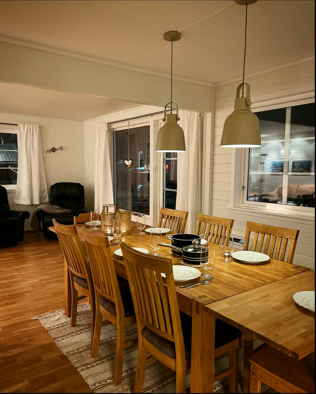 Sätt på HeyLinn😍 här är en liten tutorial, glöm inte att tvätta händerna  efter du har puttat bak nagelbanden! Allt i videon förutom av-kliparen  finns i shopen länkad i bion🤎💅 #fyp #nails #beautytok, image size:2560x2560