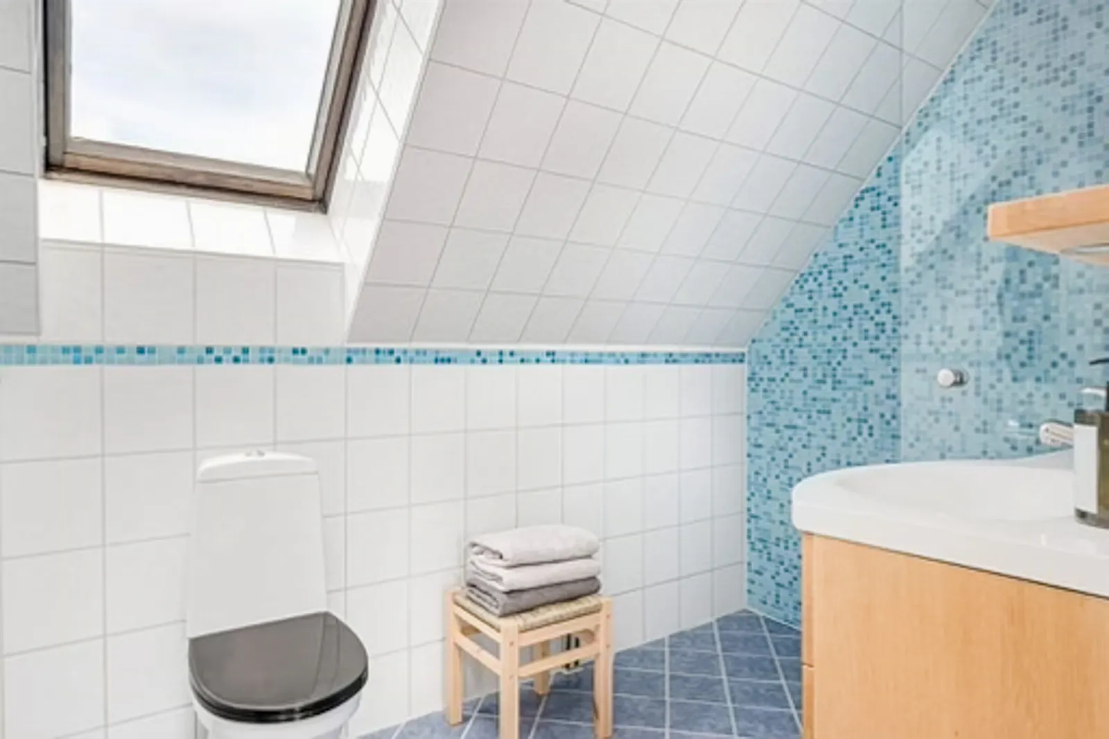 Pool och närhet till stranden i Fröjel – bild 18 av 24
