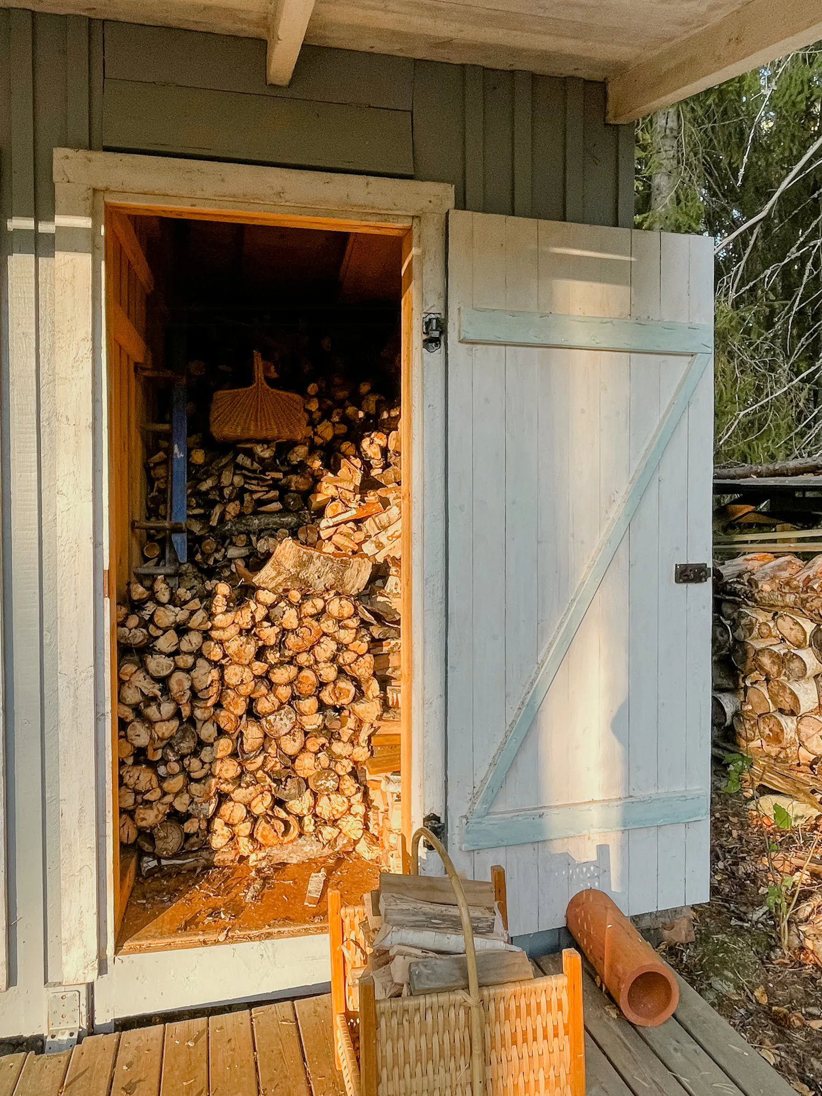 Lantlig stuga för kreativa själar vid Lingbosjön – bild 16 av 24