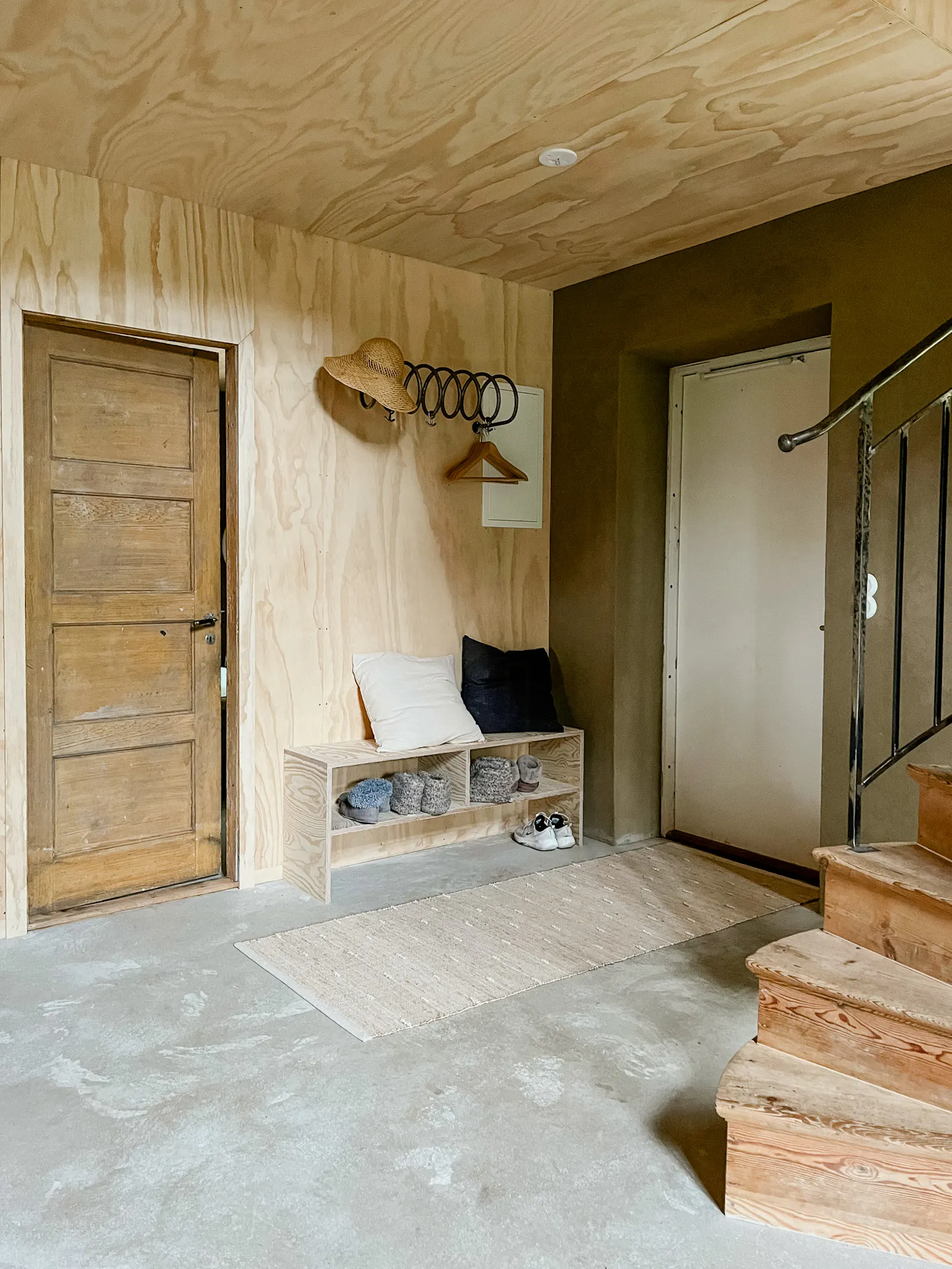 Designat hus med återbrukade detaljer i Österlen – bild 13 av 24