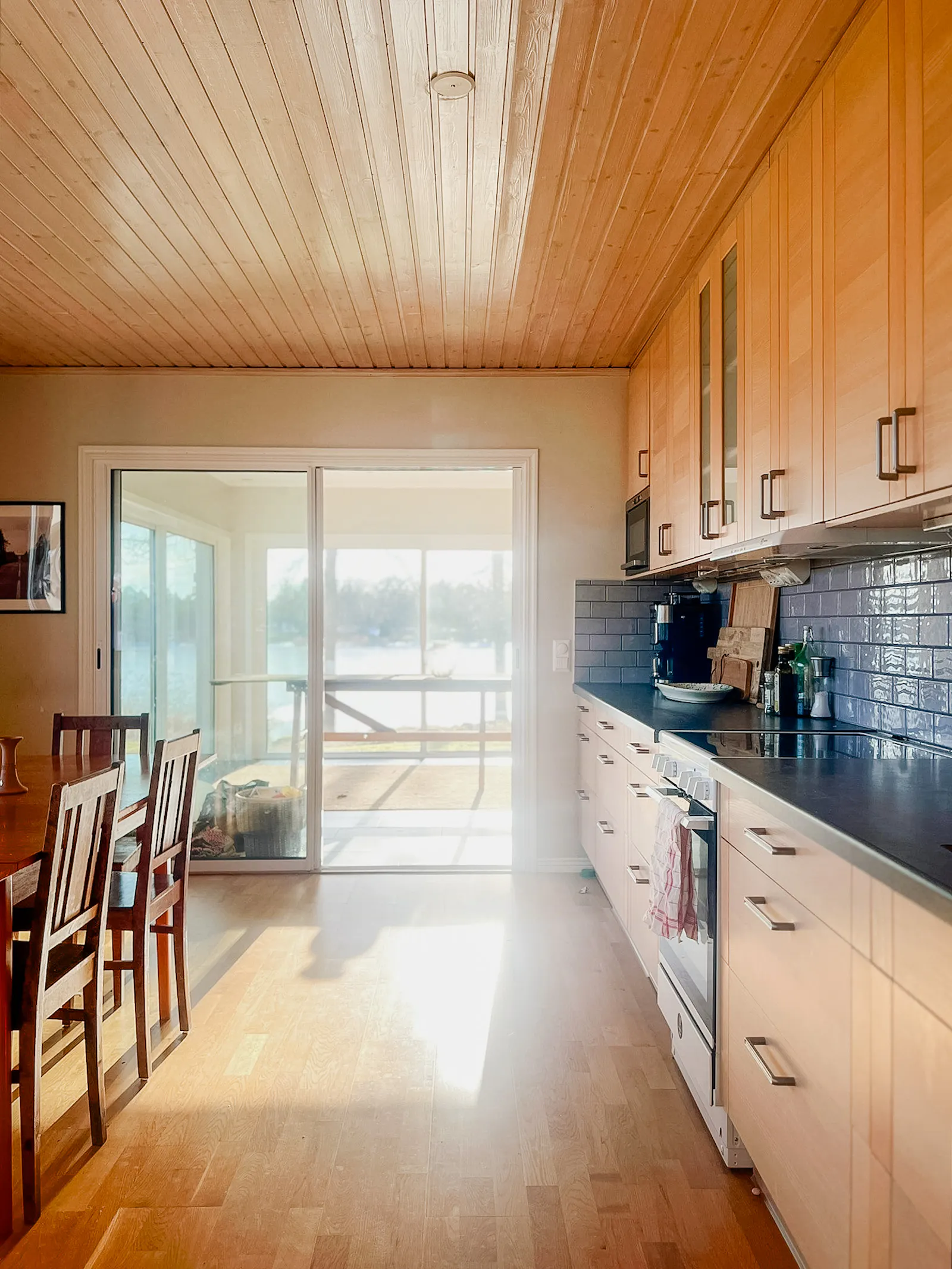 Hus vid Kalmarsund med utsikt mot Öland – bild 5 av 24