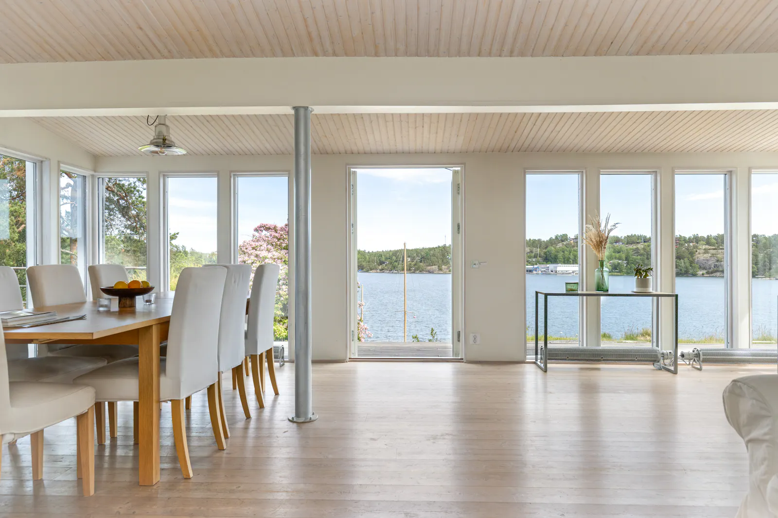 Sjöstuga med panoramautsikt i Dalarö – bild 2 av 24
