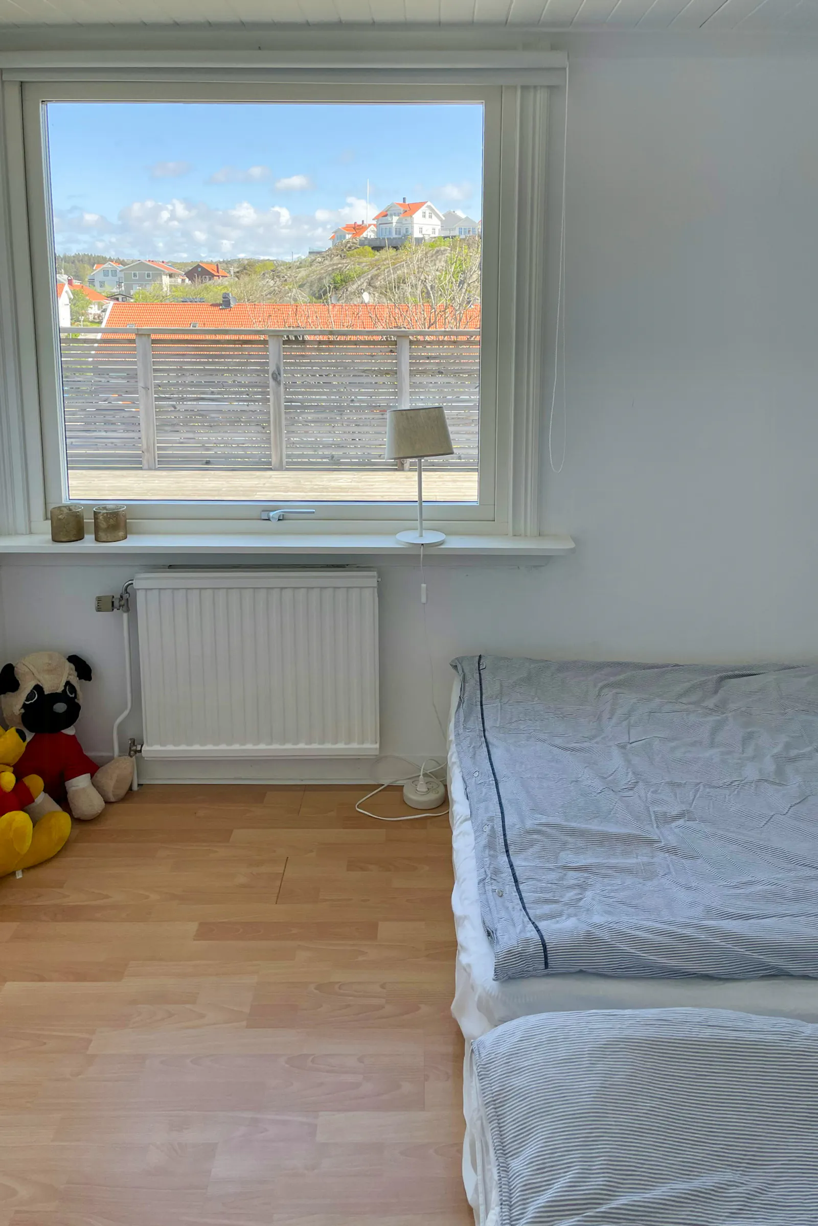 Bergshus med utsikt över Rönnängs skärgård – bild 18 av 24