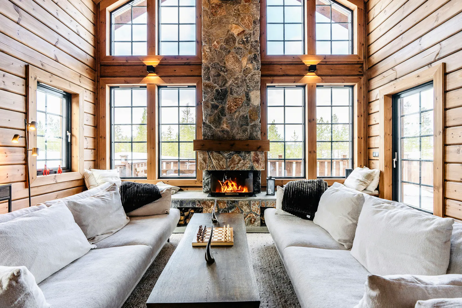 Fjällstuga med hög takhöjd och plats för 11 gäster – bild 12 av 24