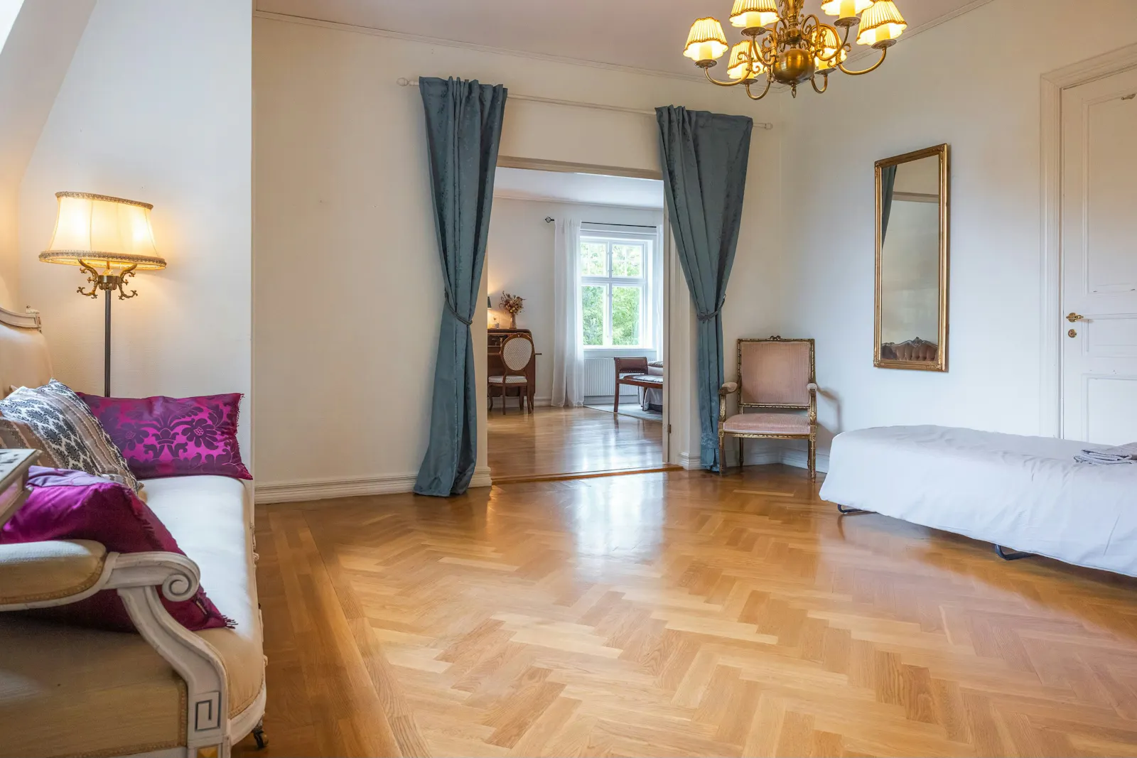 Herrgårdsvilla med sjöhus nära Stockholm – bild 24 av 24