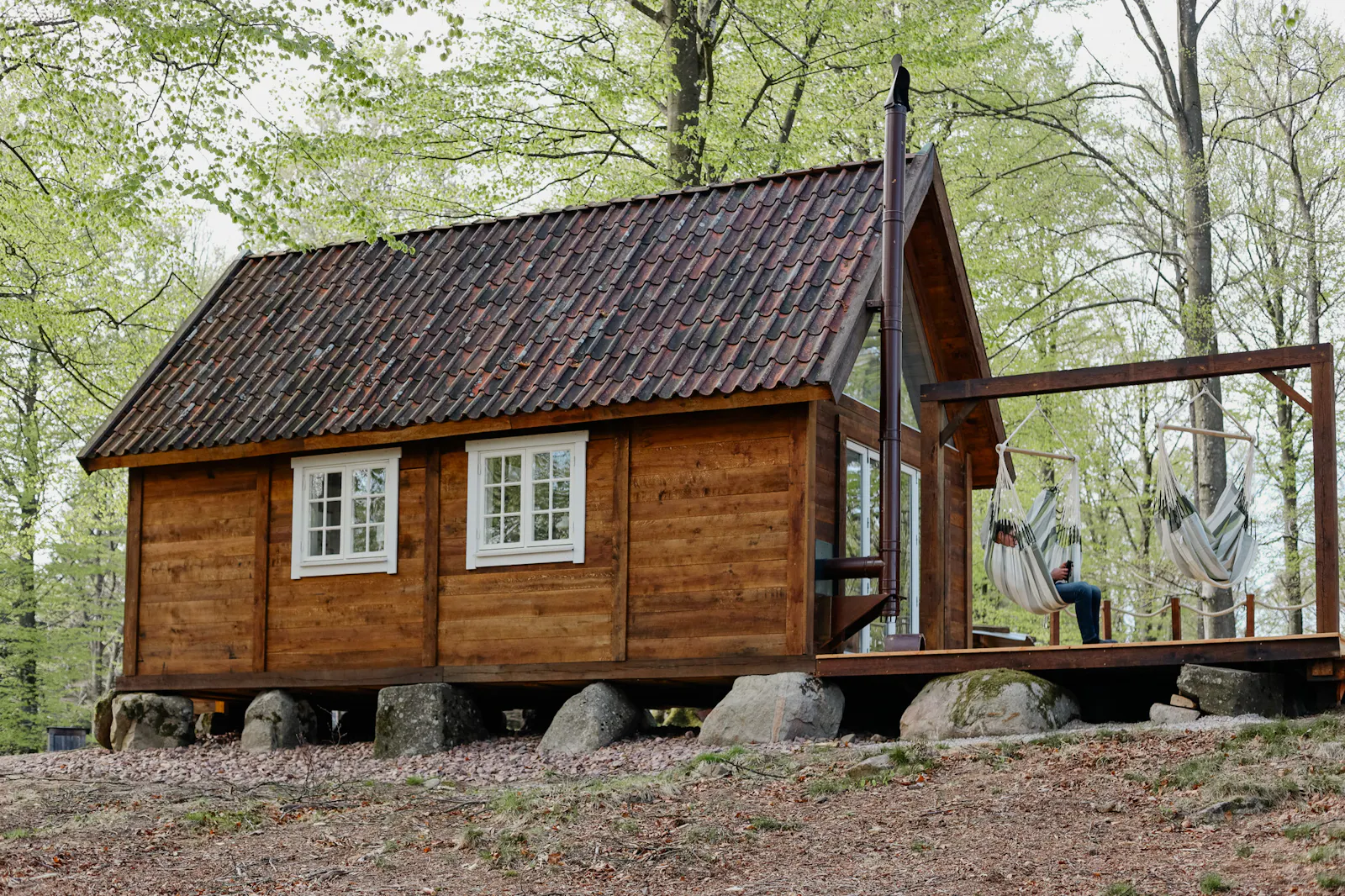 Stuga av skogens virke nära Örkelljunga – bild 16 av 21