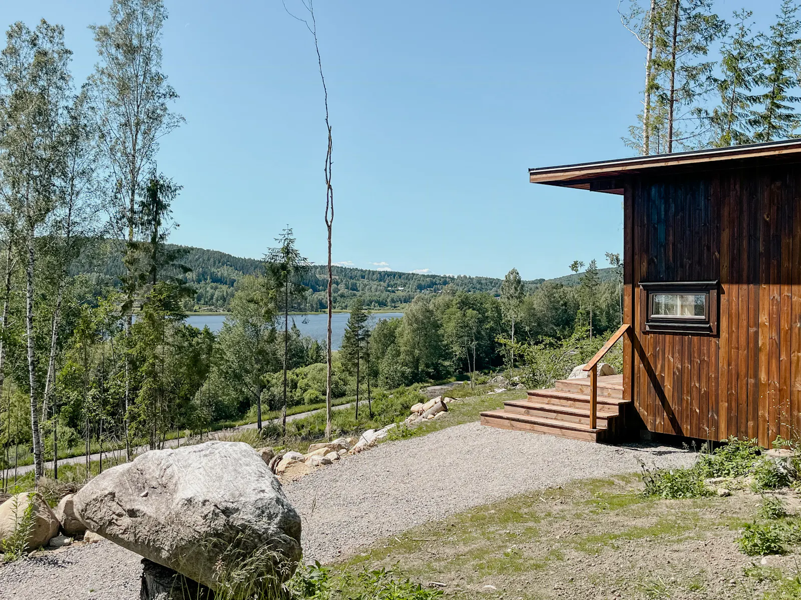 Sjöstuga med utsikt över Arvikafjorden – bild 20 av 24