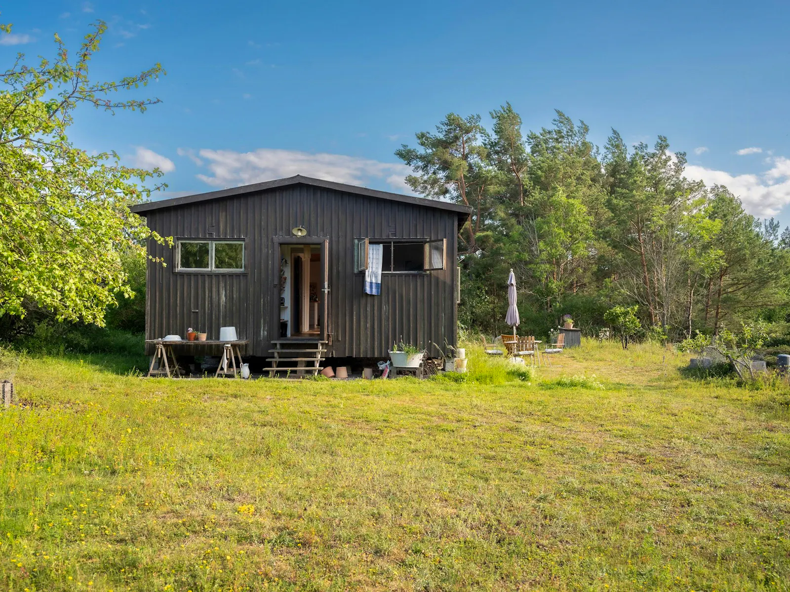 Stuga nära hav och raukfält på Gotland – bild 16 av 24