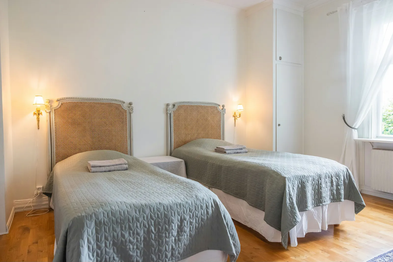 Herrgårdsvilla med sjöhus nära Stockholm – bild 20 av 24
