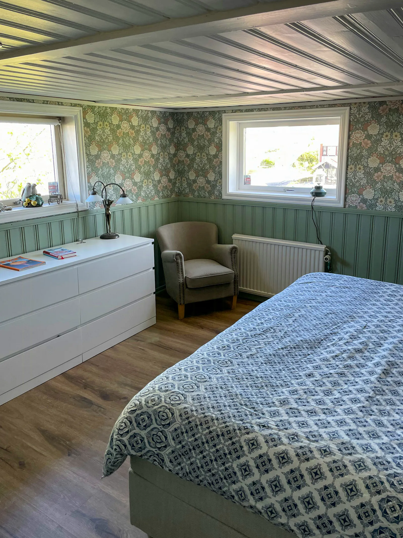 Bergshus med utsikt över Rönnängs skärgård – bild 16 av 24