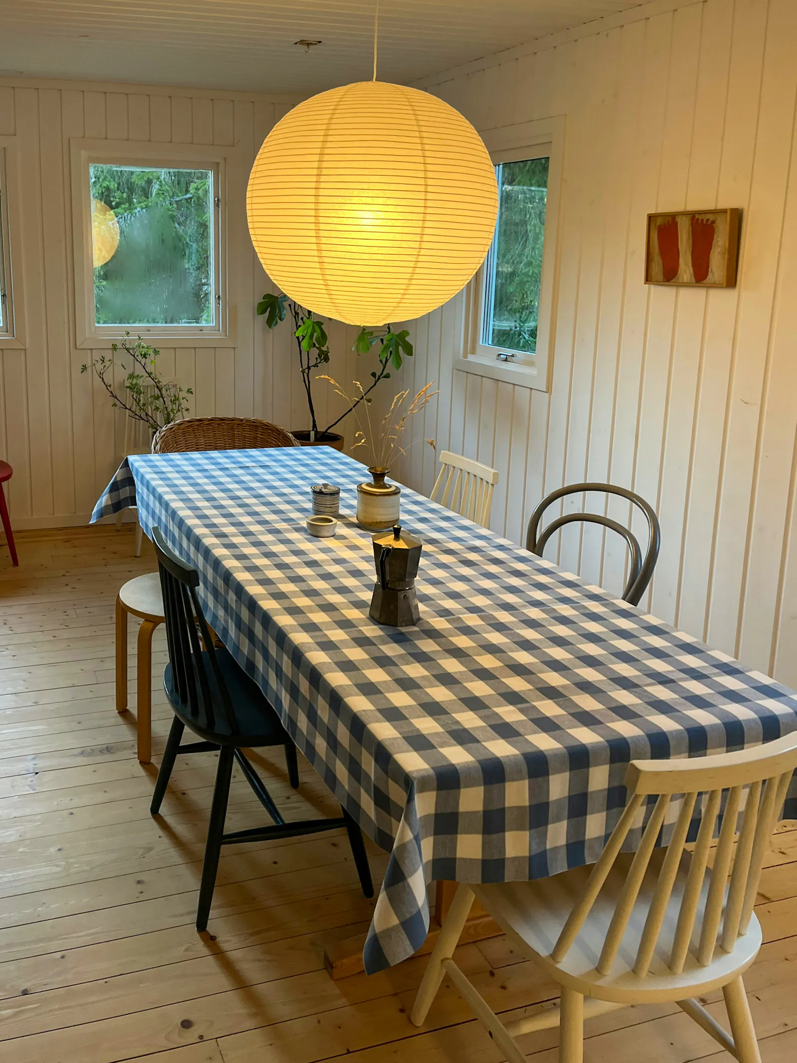 Skogsstuga nära sjöar i Stockholms skärgård – bild 6 av 24