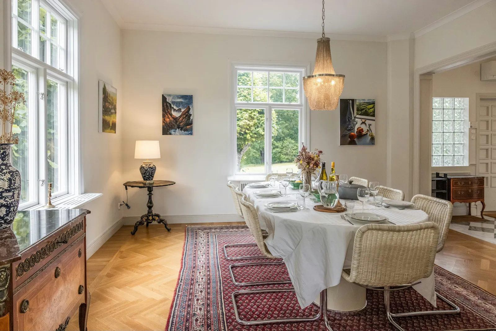 Herrgårdsvilla med sjöhus nära Stockholm – bild 9 av 24