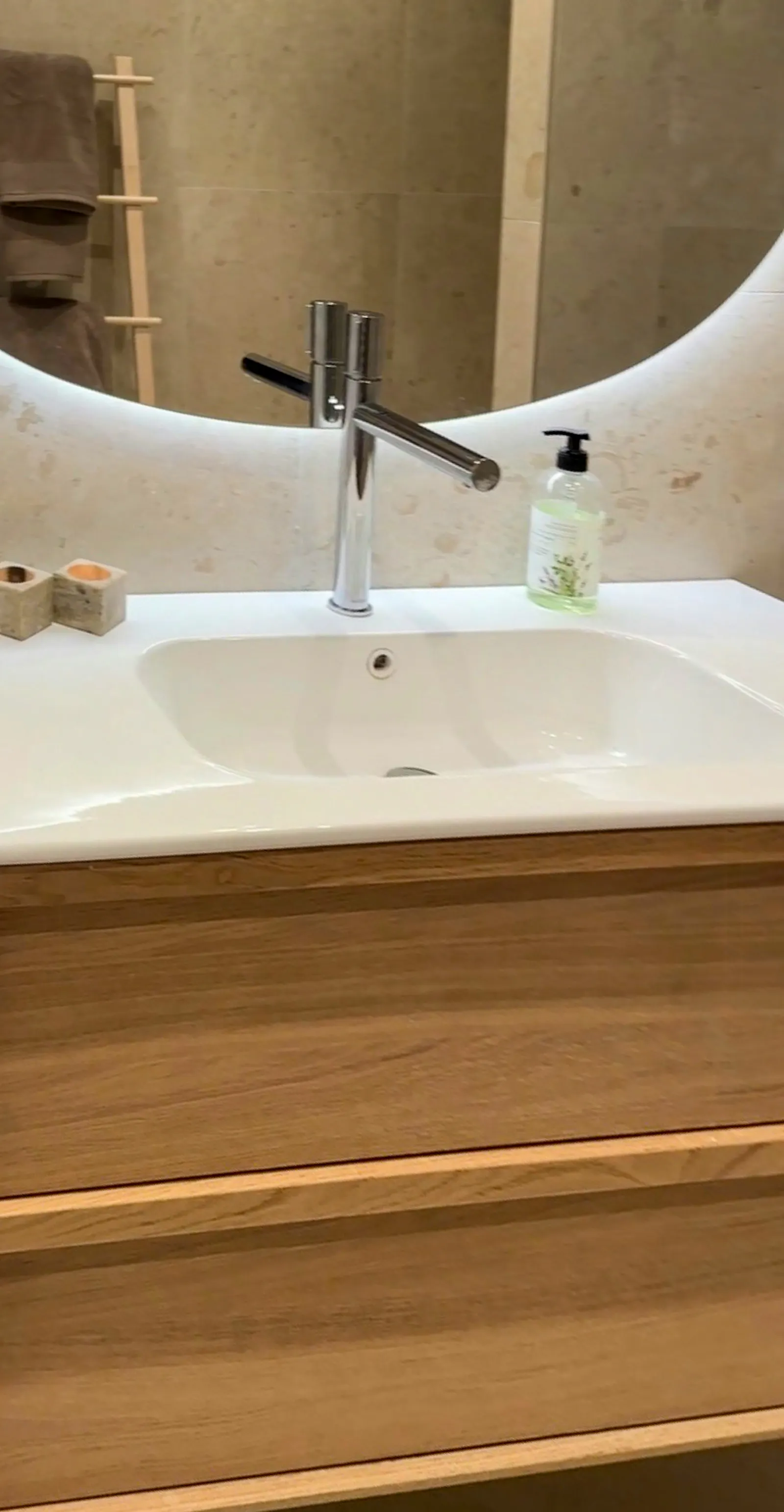 Nybyggt hus med sjöutsikt vid Vevungen – bild 14 av 24