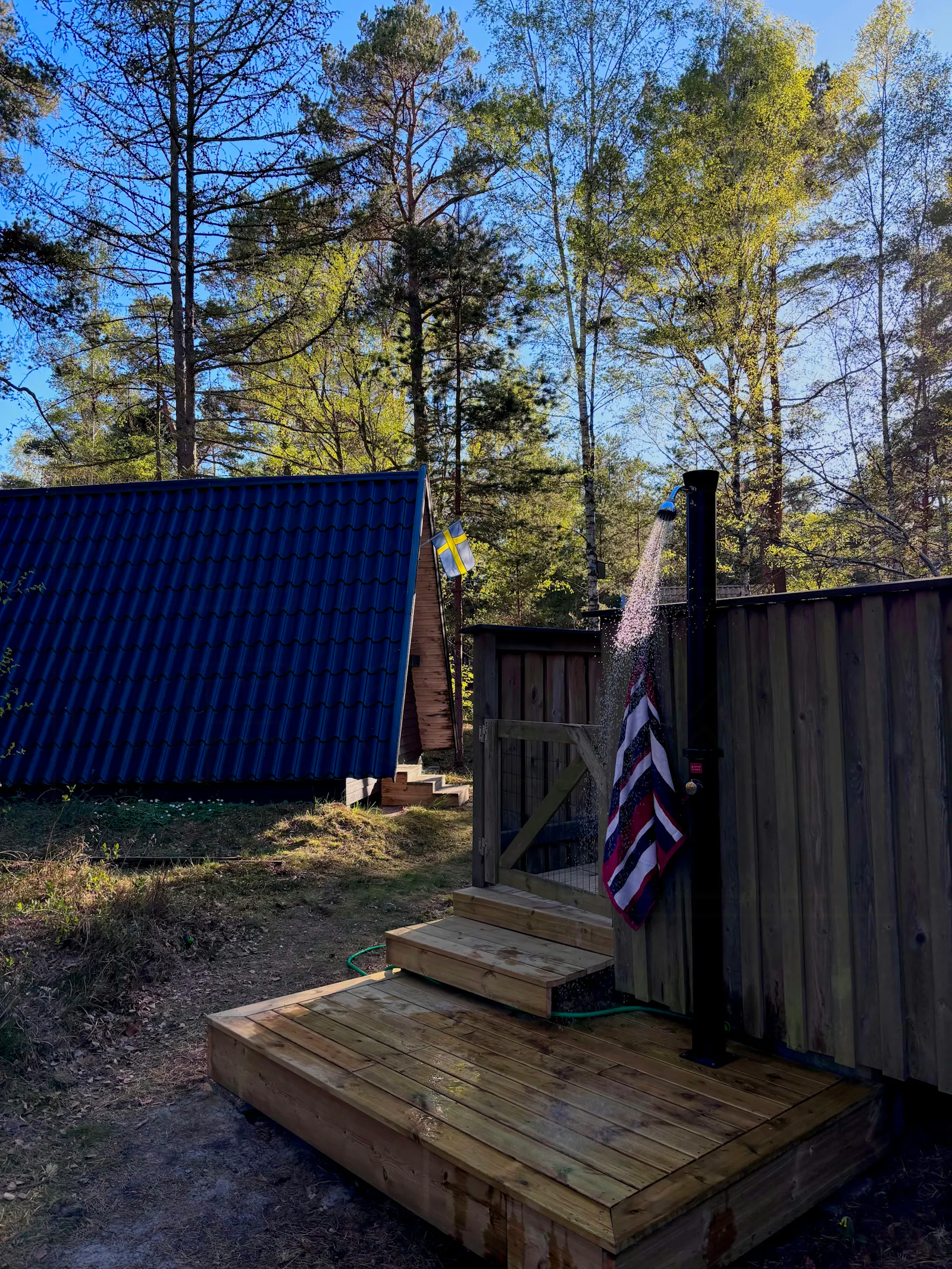 Danskdesignad stuga 50 meter från stranden – bild 22 av 23