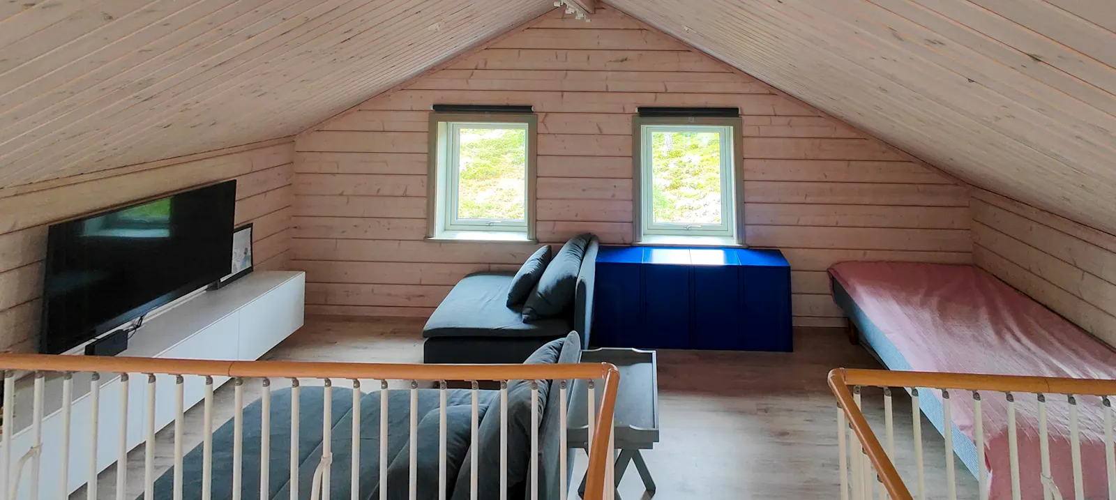 Stort hus med bastu vid nära Vasaloppslängdspåren – bild 9 av 24