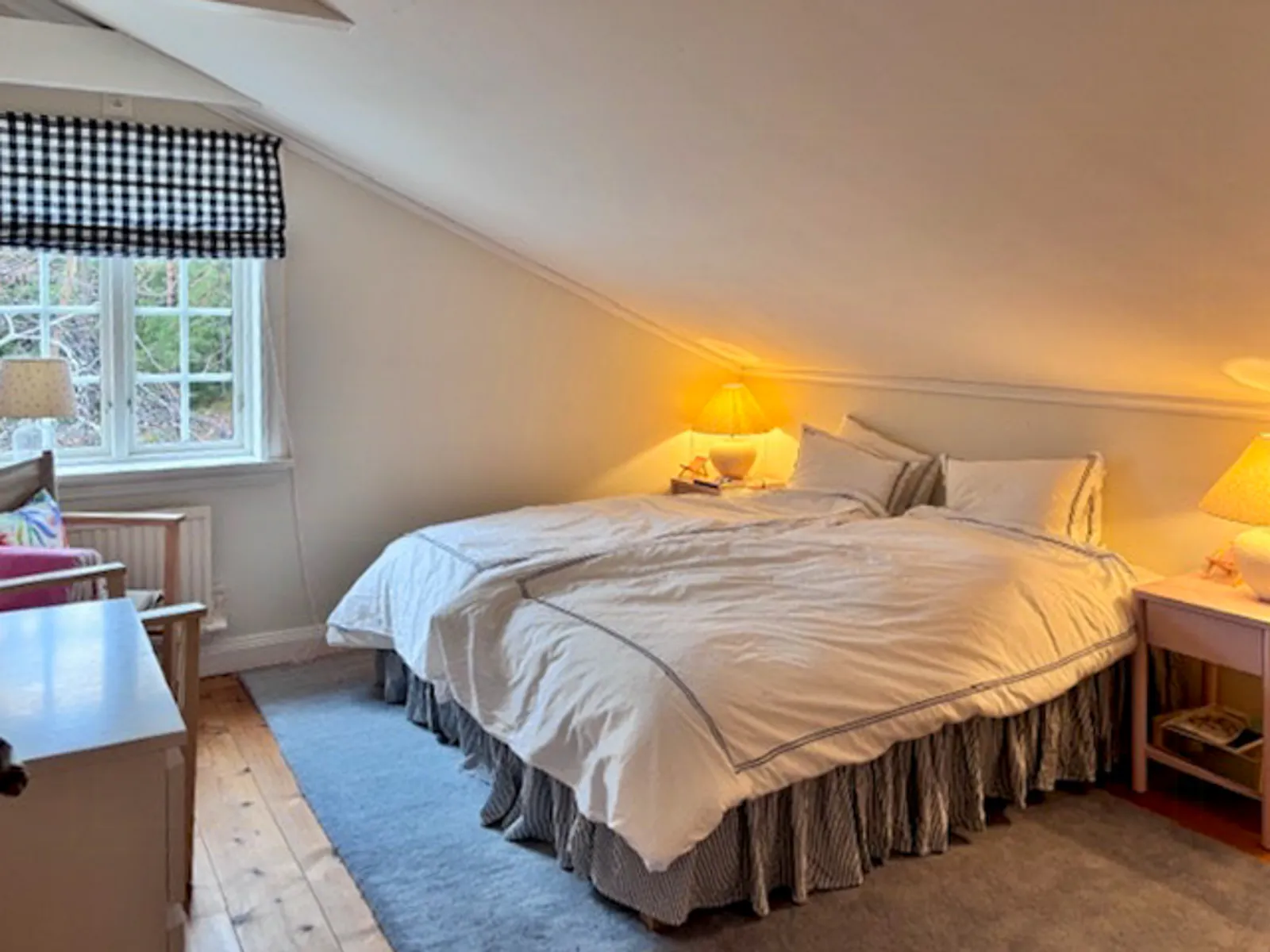 Lantligt hus i Stavsnäs med stor altan – bild 10 av 24
