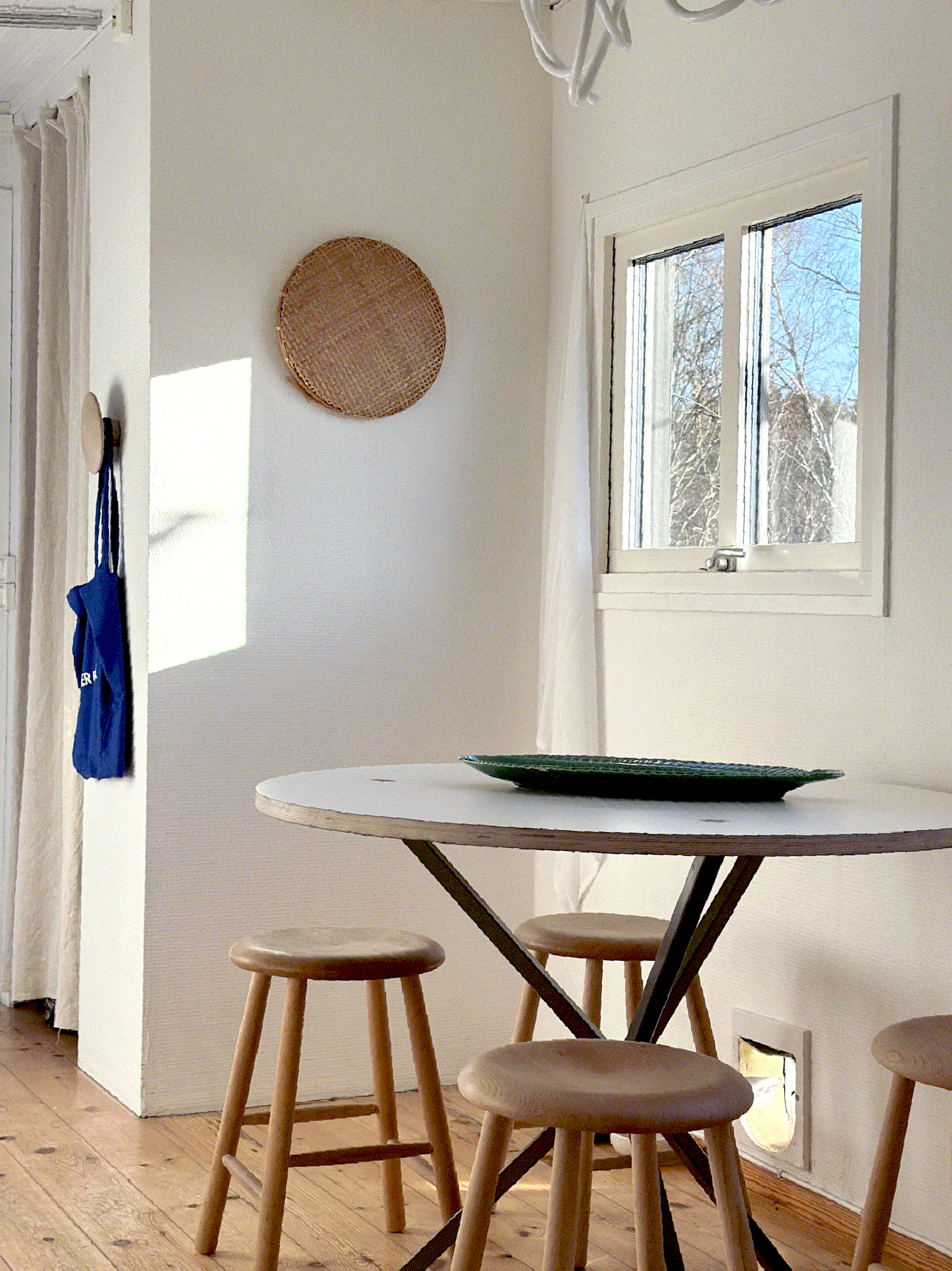 Konstnärsstudio med havsutsikt på Tjörn – bild 21 av 24