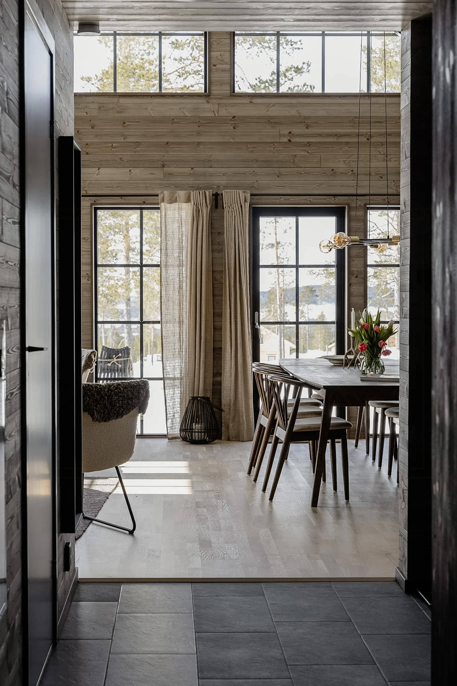 Modern stuga med ski in ski out i Idre Himmelfjäll – bild 4 av 24